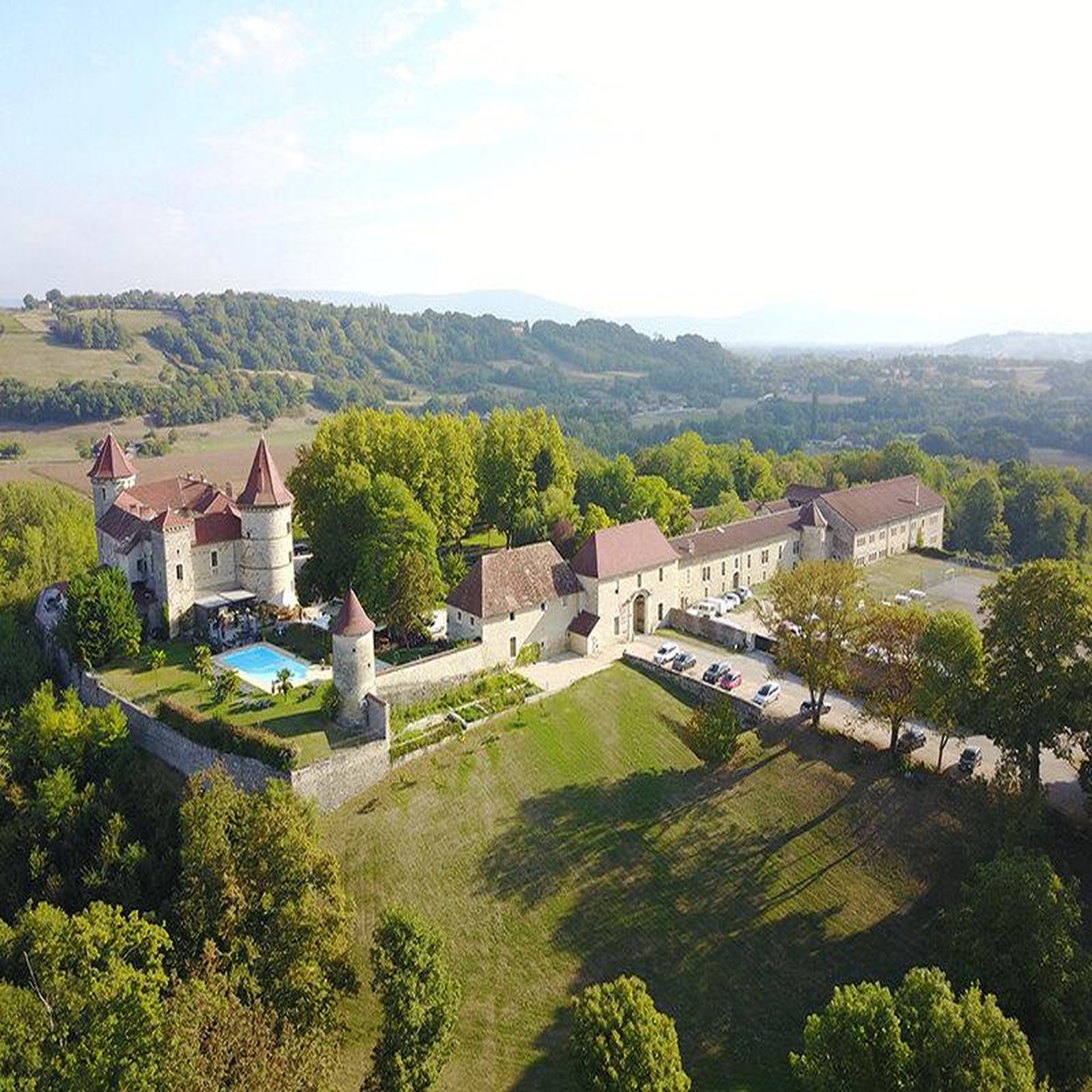 Voir la diapositive 4 : Smartbox 2h d'accès au spa du château et massage de 50 min près de lyon - coffret cadeau bien-être