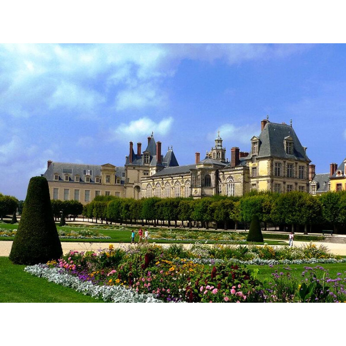 Smartbox Découverte des secrets du château de Fontainebleau : 1 entrée pour 4 personnes - Coffret Cadeau Sport & Aventure