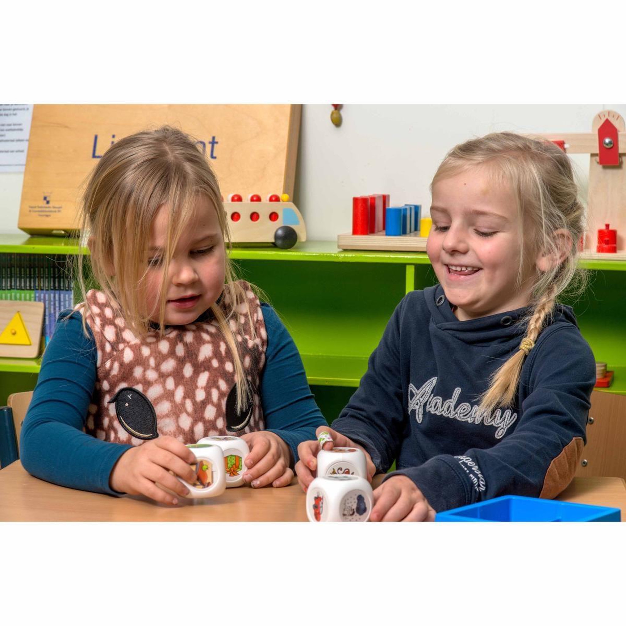 Voir la diapositive 3 : EDUCO Dés à raconter — 4 pièces