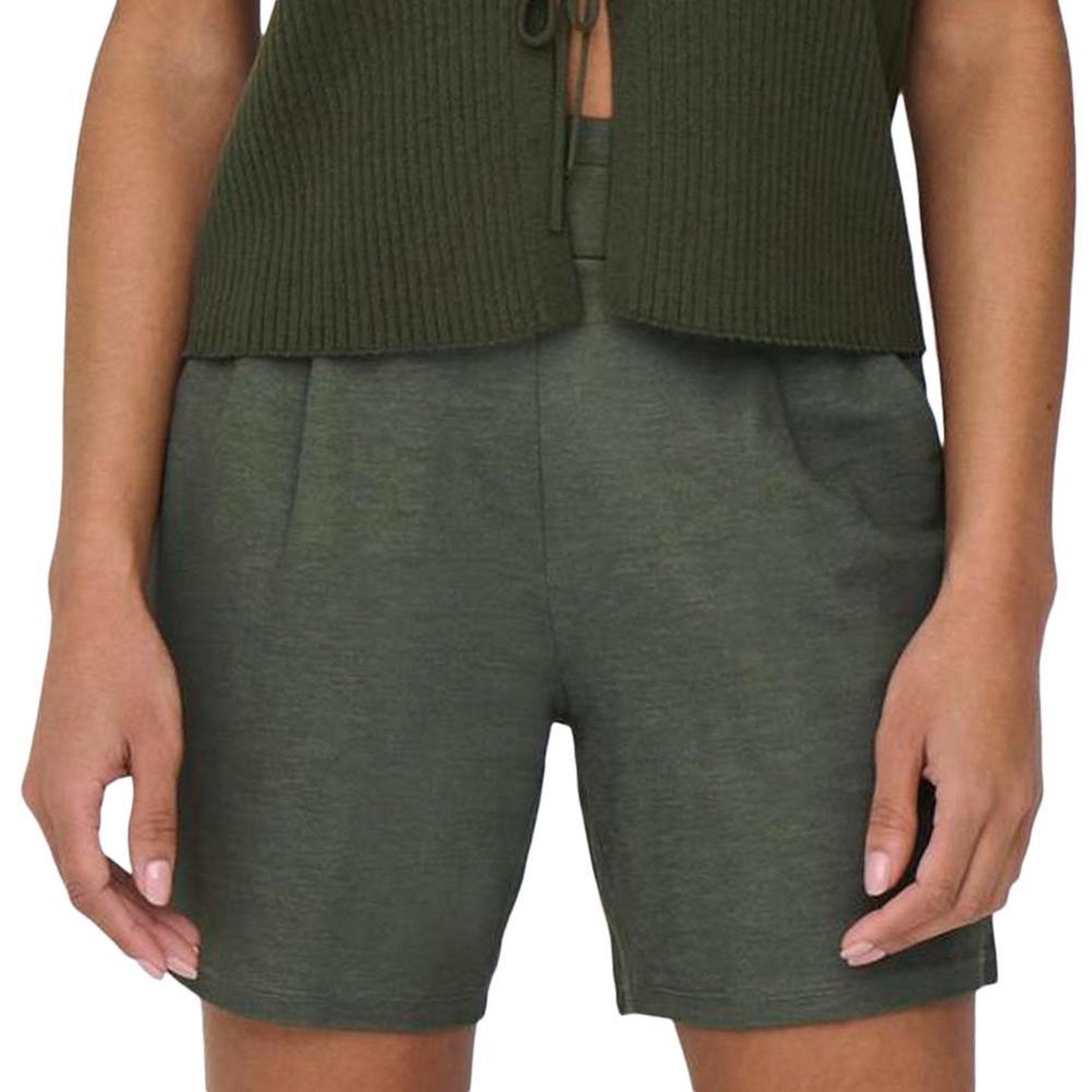 JACQUELINE DE YONG Short Kaki foncé Femme JDY Geggo. Coloris disponibles : Vert