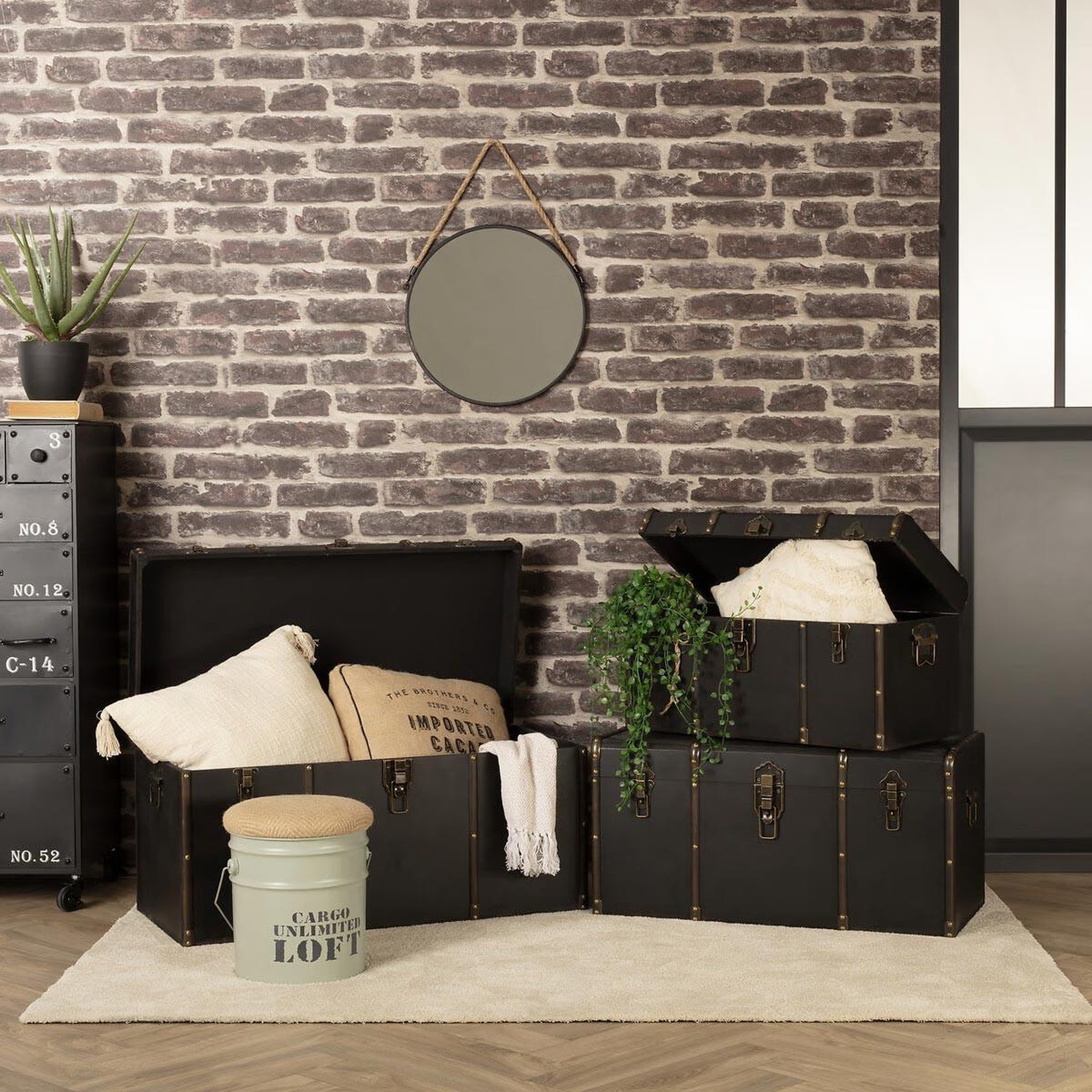 Voir la diapositive 4 : ATMOSPHERA Miroir rond en métal  corde  55cm noir