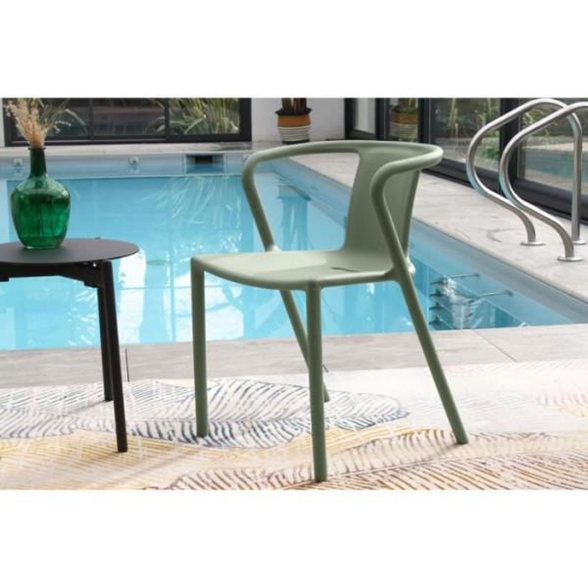 Voir la diapositive 3 : GREEN CITY Lot composé de 2 fauteuils de jardin - CITY GARDEN - DIEGO-FT - Olive - Empilables