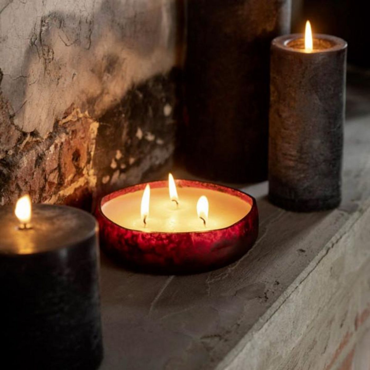 Paris Prix Bougie Parfumée Déco  Livia  19cm Oud Amber Rouge