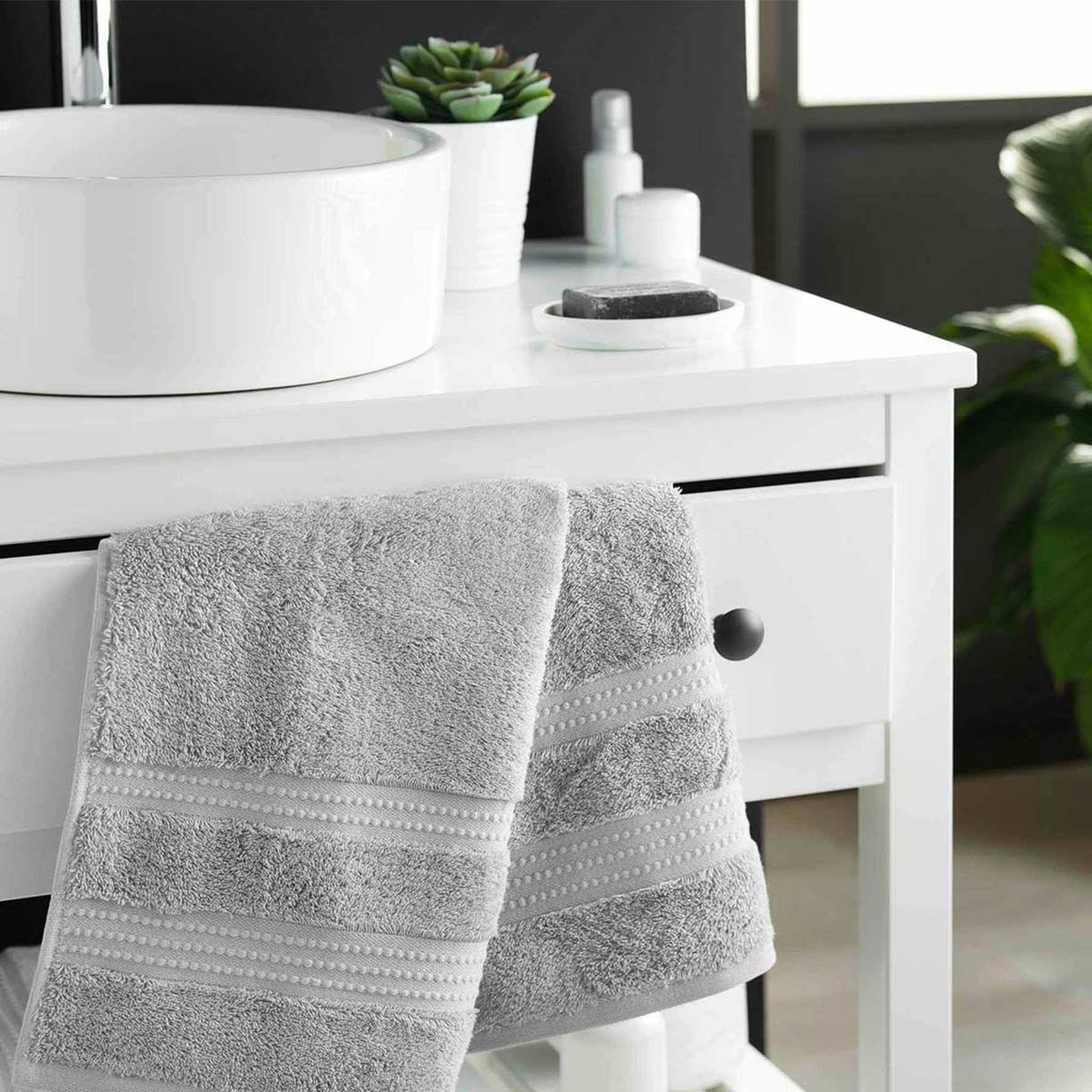 Voir la diapositive 4 : Douceur d'Intérieur Serviette de toilette  excellence  50x90cm gris