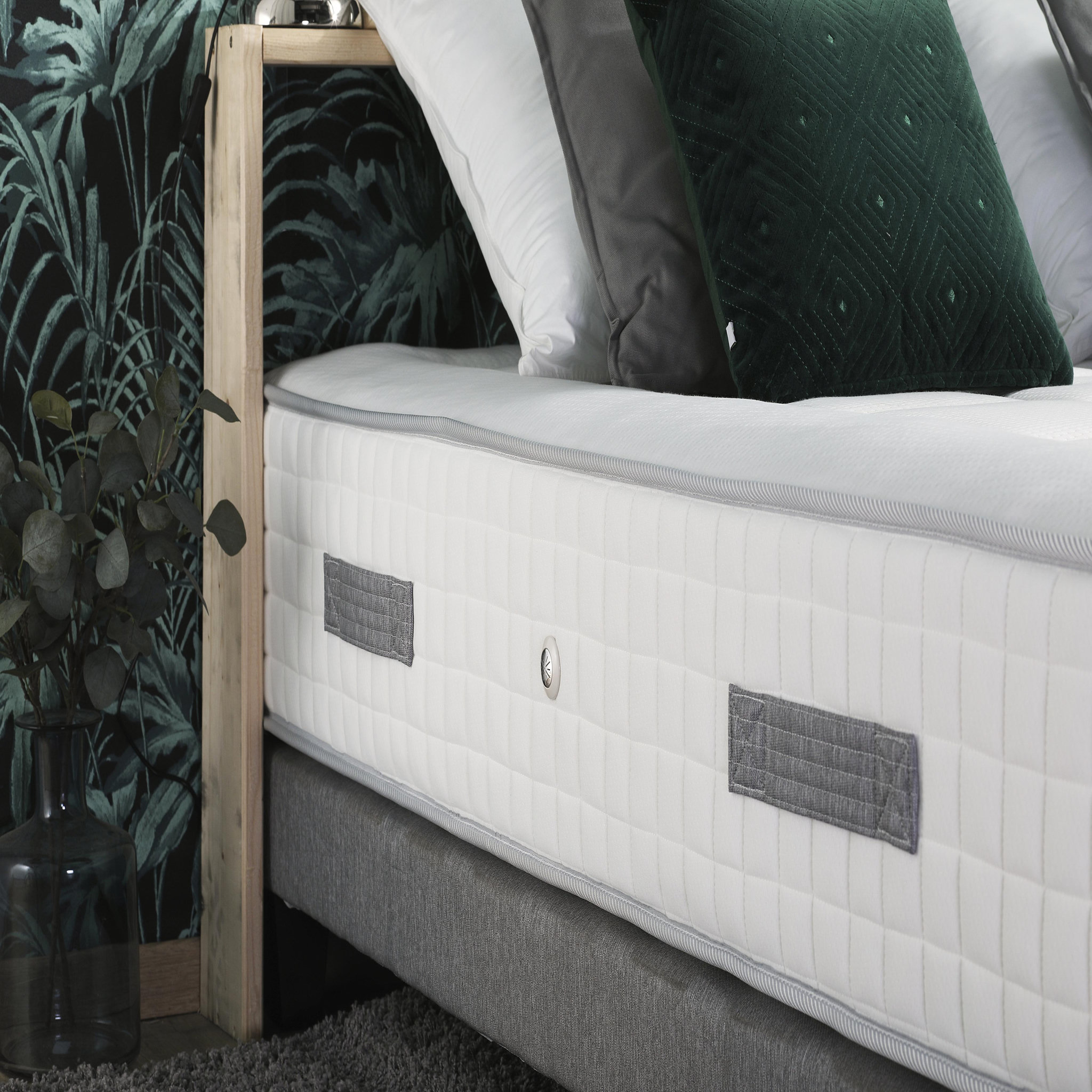Voir la diapositive 7 : Ensemble Literie matelas 672 ressorts ensachés 30cm et sommier 140x190 cm KING PALACE