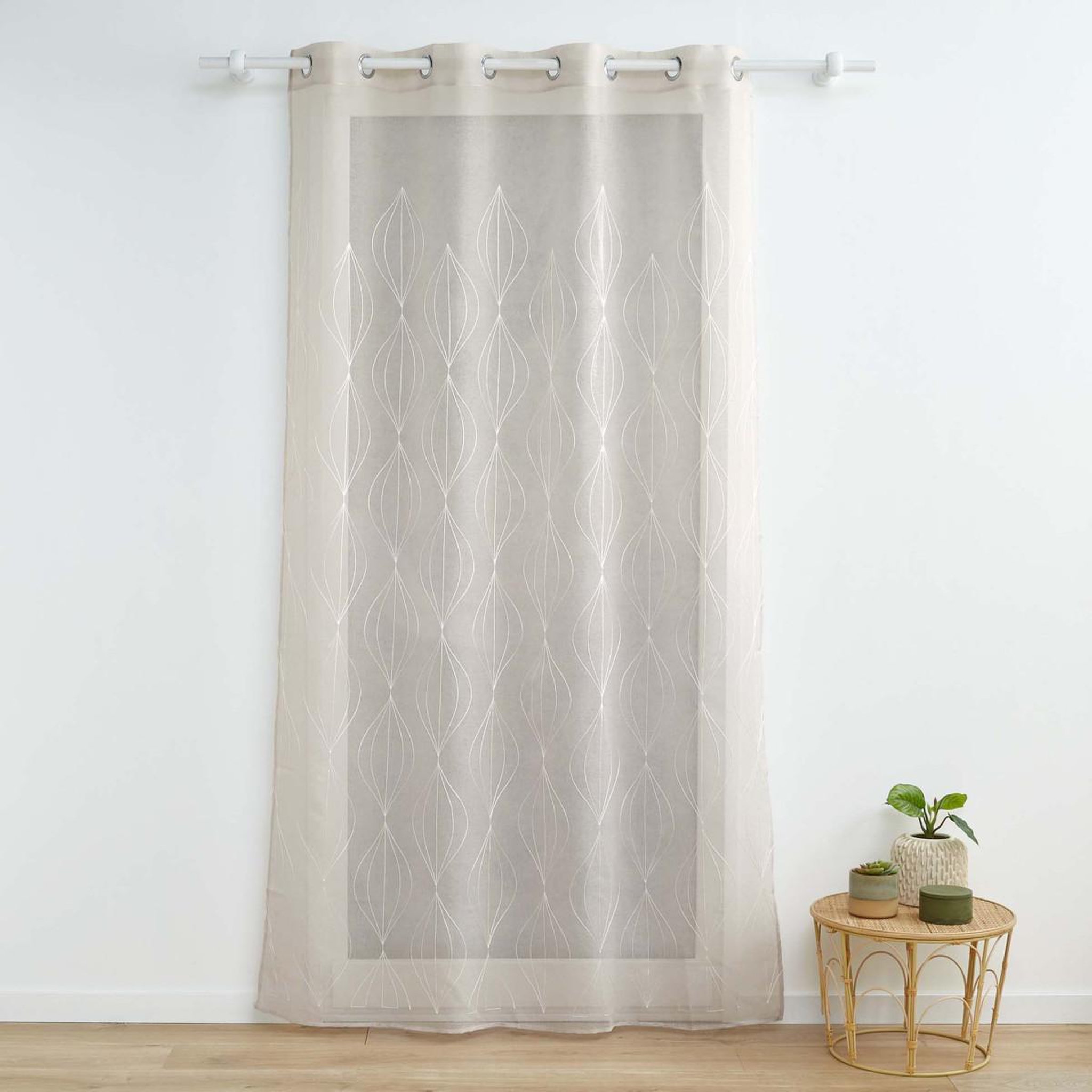 Voir la diapositive 4 : Douceur d'Intérieur Rideau voilage à œillets brodés  galactee  140x240cm taupe