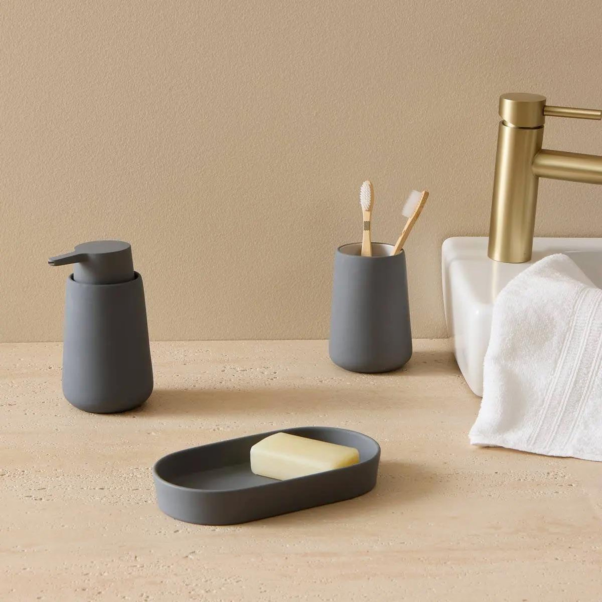 Voir la diapositive 2 : FIVE Distributeur de savon  cocon  14cm gris béton