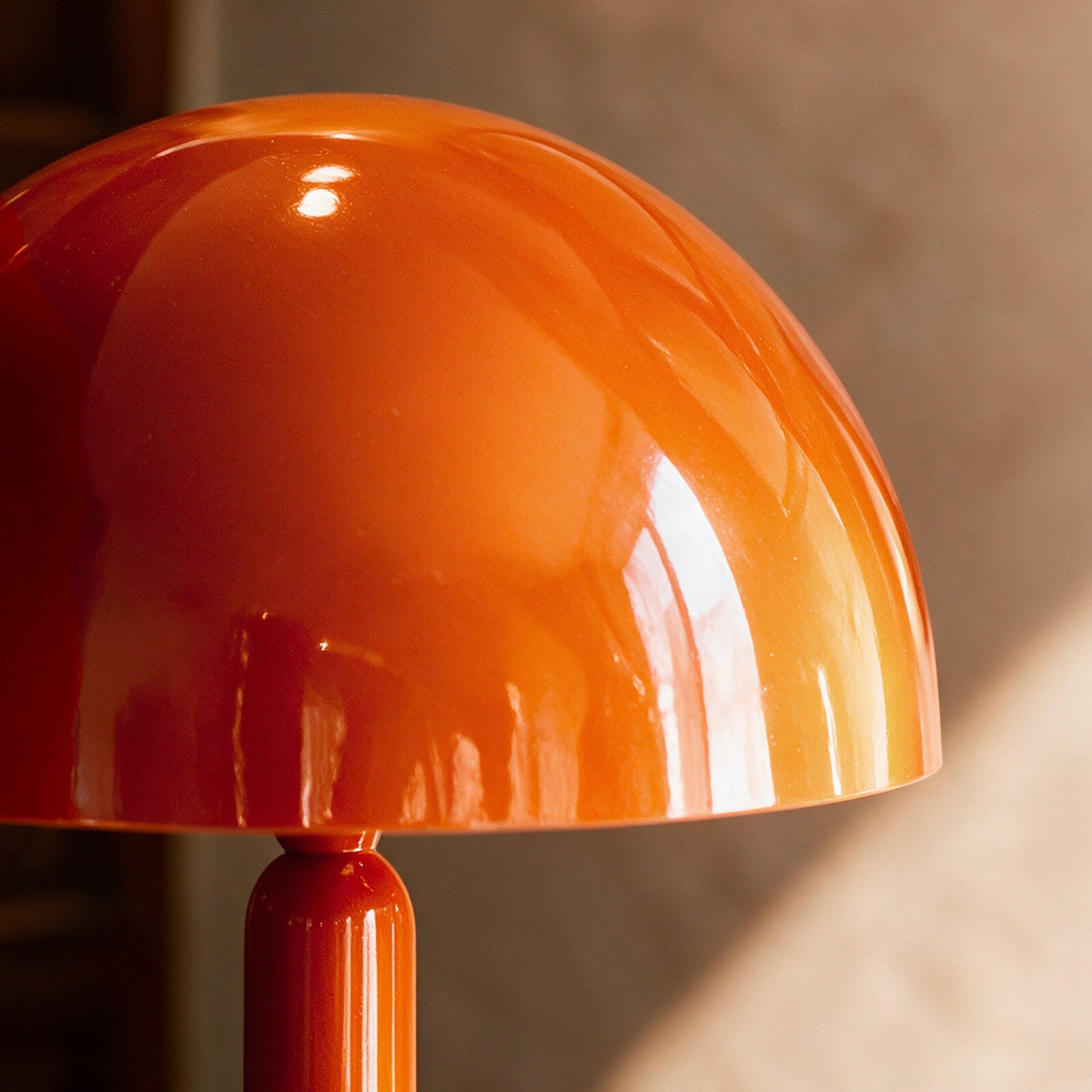 Voir la diapositive 6 : MAISON PAVANE Lampadaire en bois et métal orange-romy