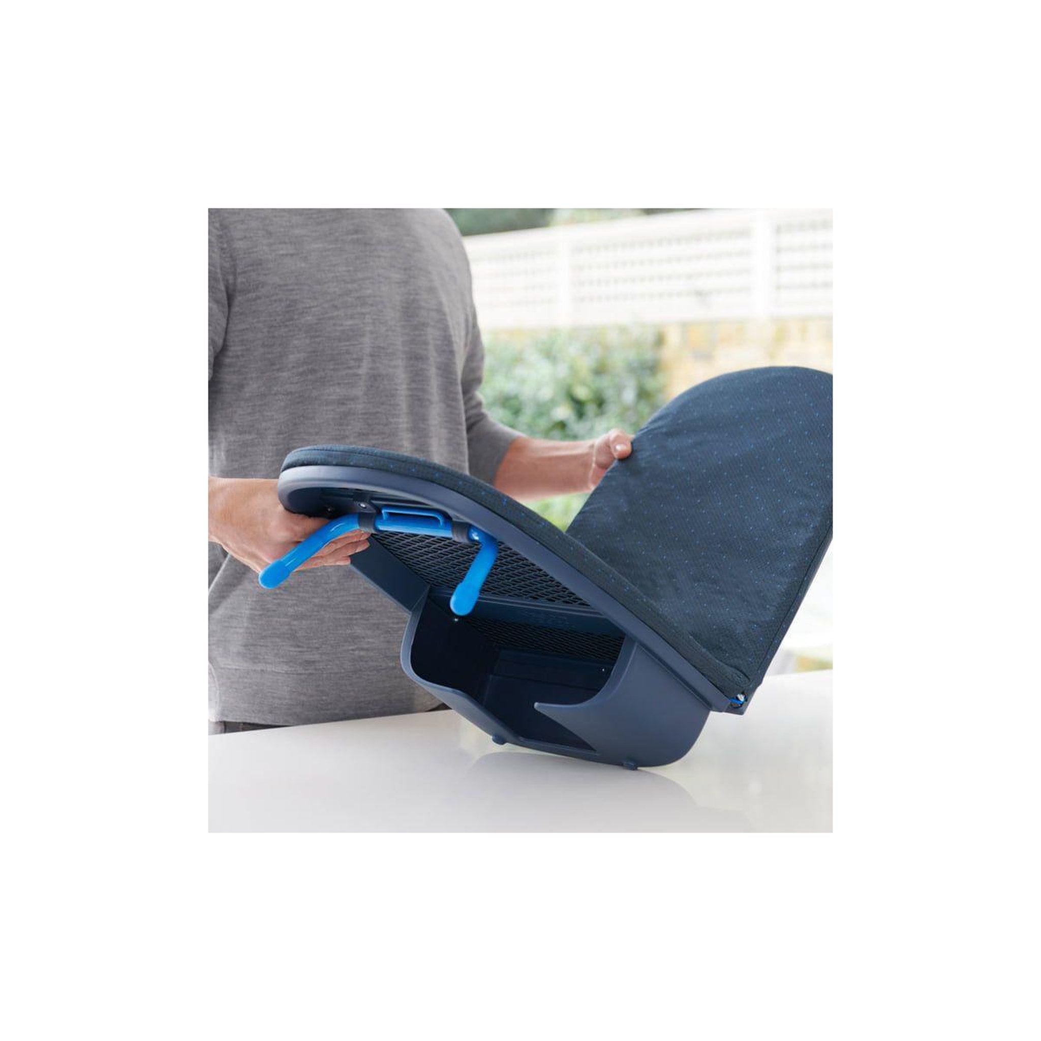 Voir la diapositive 3 : Joseph Joseph Table à repasser Pocket Plus pliable