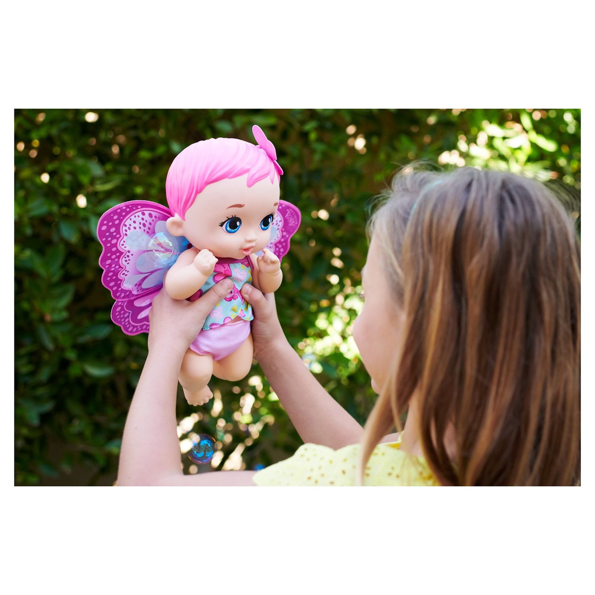Voir la diapositive 6 : My Garden Baby My Garden Baby - Bébé Papillon Rose boit et fait pipi