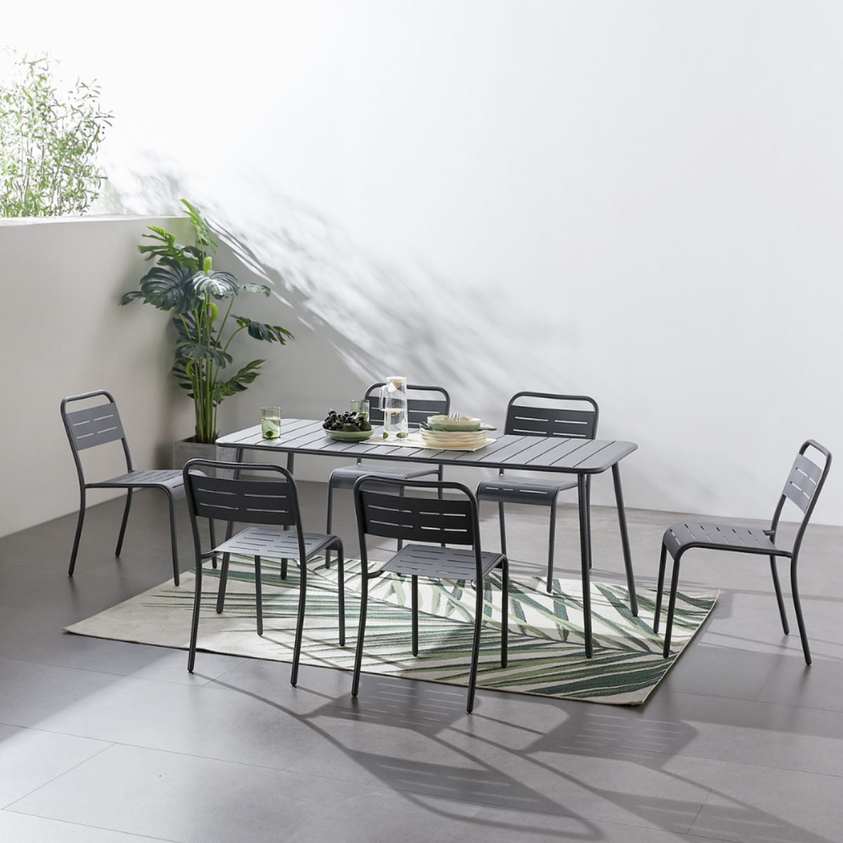 CONCEPT USINE Ensemble table et chaises 6 personnes gris foncé BERGAME