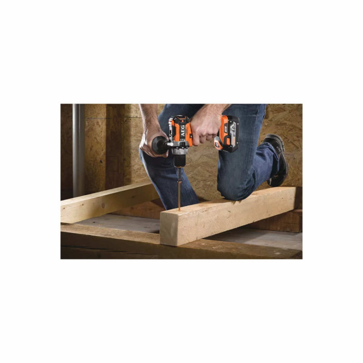 AEG Perceuse à percussion AEG Brushless 18V - 2 batteries 4.0Ah - 1 chargeur BSB18C2BL-402C