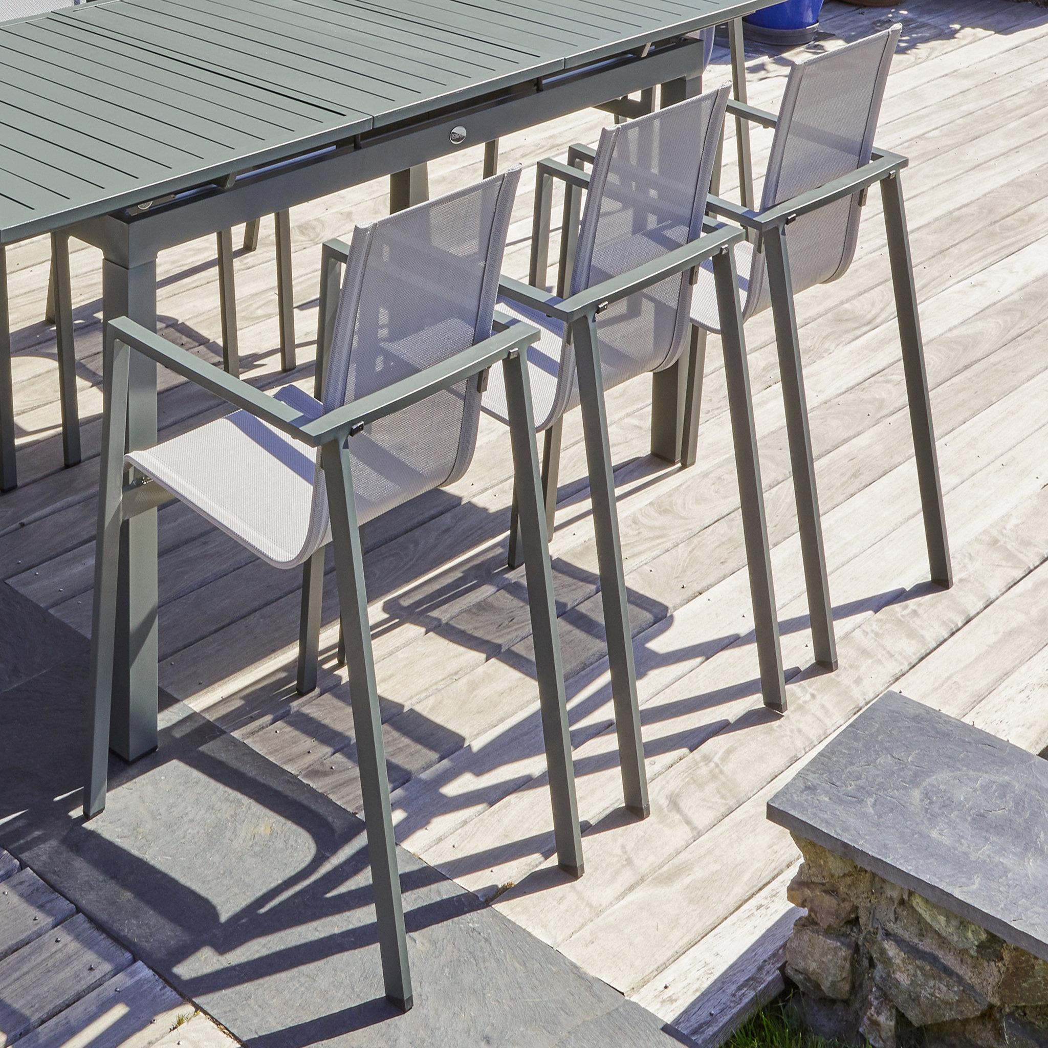 Voir la diapositive 6 : Salon de jardin - 8 places - Aluminium - Kaki - MIAMI