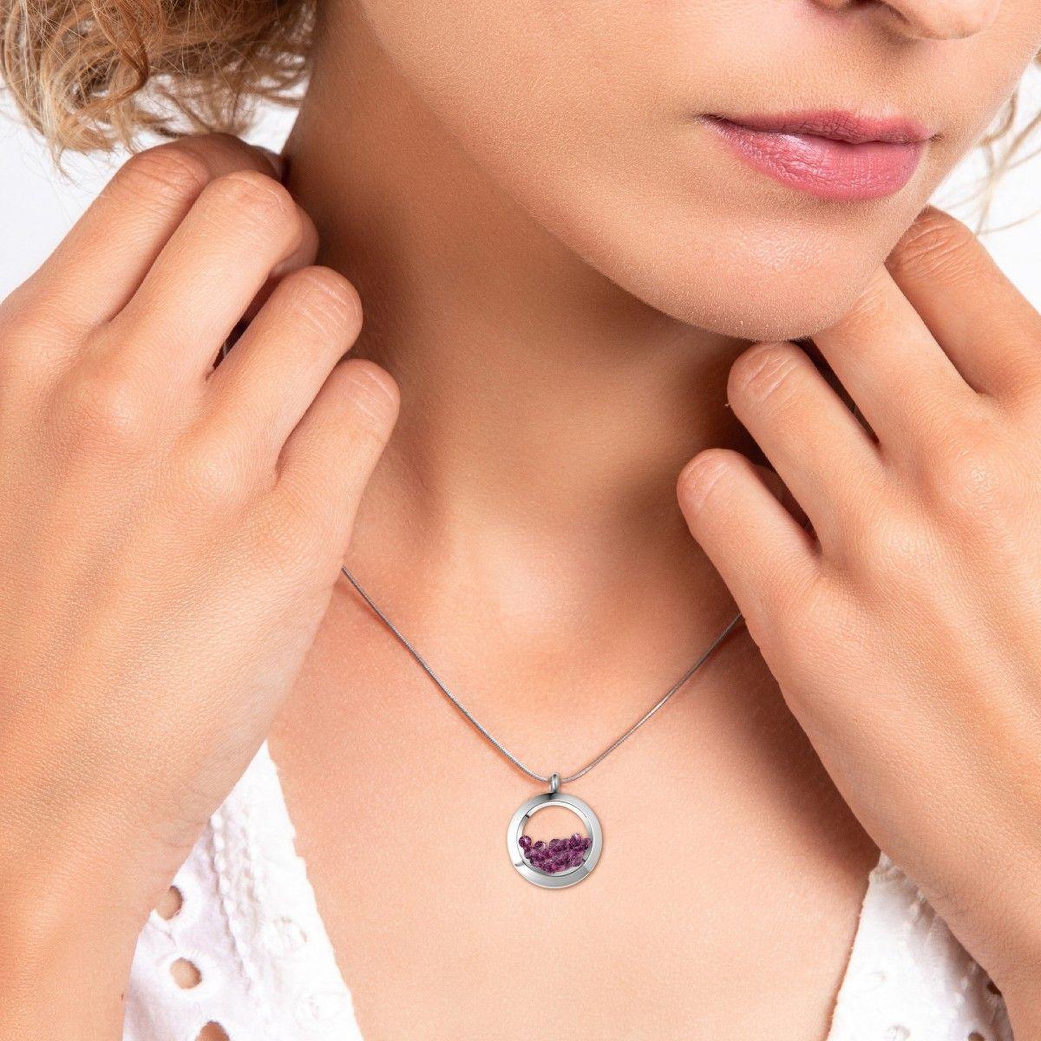 Voir la diapositive 2 : SC CRYSTAL Collier rond SC Crystal orné de Cristaux scintillants