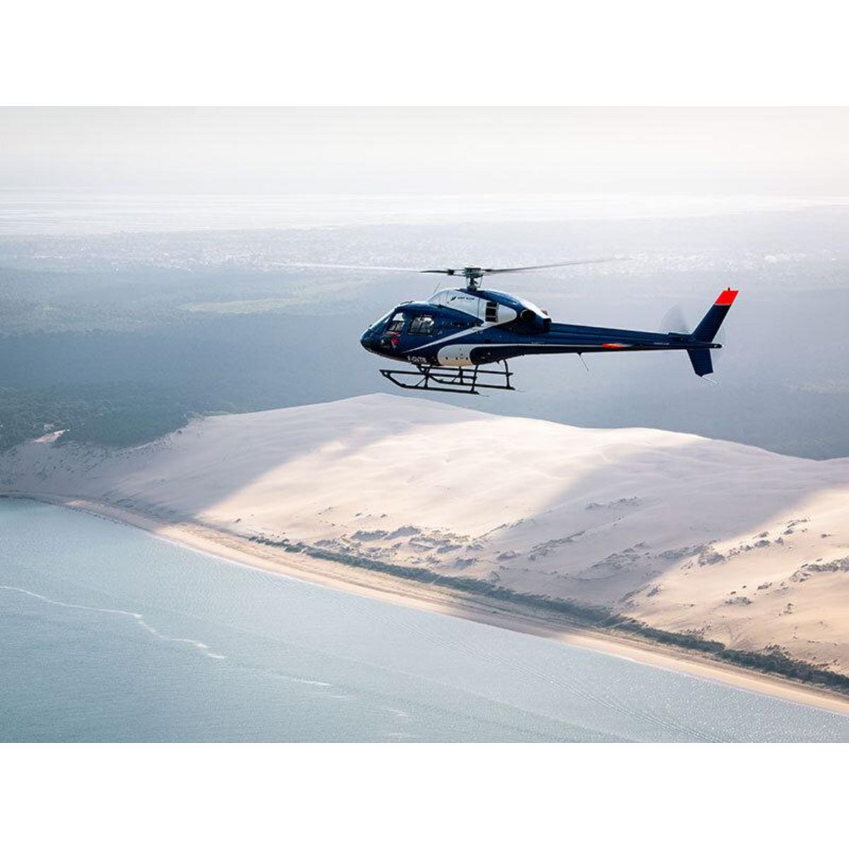 Smartbox Vol en hélicoptère de 20 minutes pour 2 personnes au bassin d'Arcachon - Coffret Cadeau Sport & Aventure