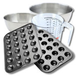 ZENKER Set pâtisserie avec moule à 24 pop cakes 38,5 x 26,5 cm en acier, 2 bols à mixer, verre mesureur et spatule Zenker
