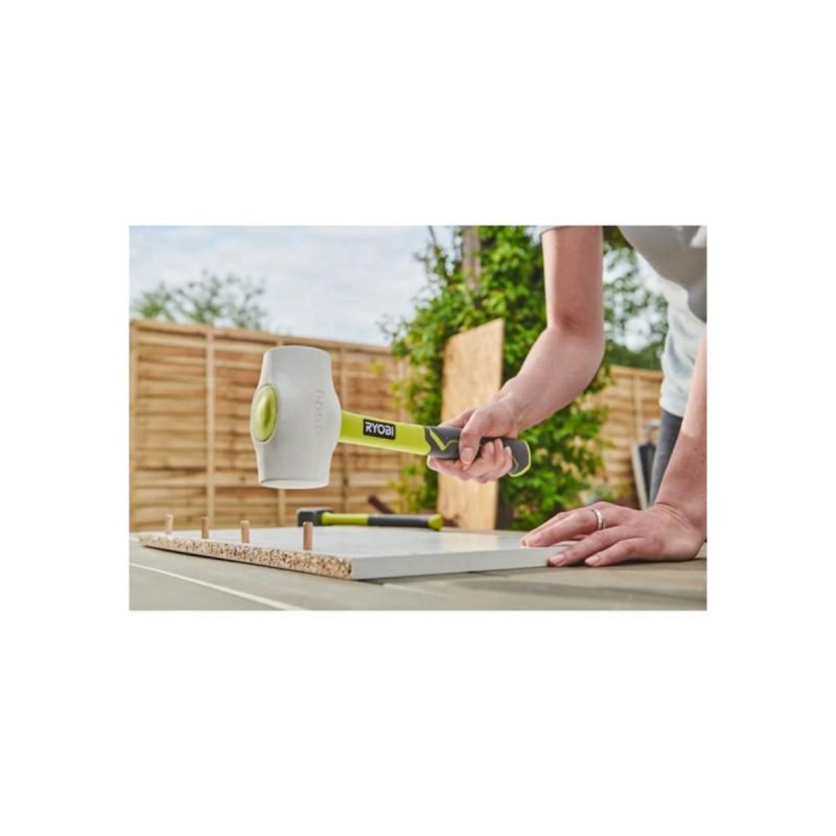 Ryobi Maillet en caoutchouc blanc RYOBI - 450g - RHHM450W