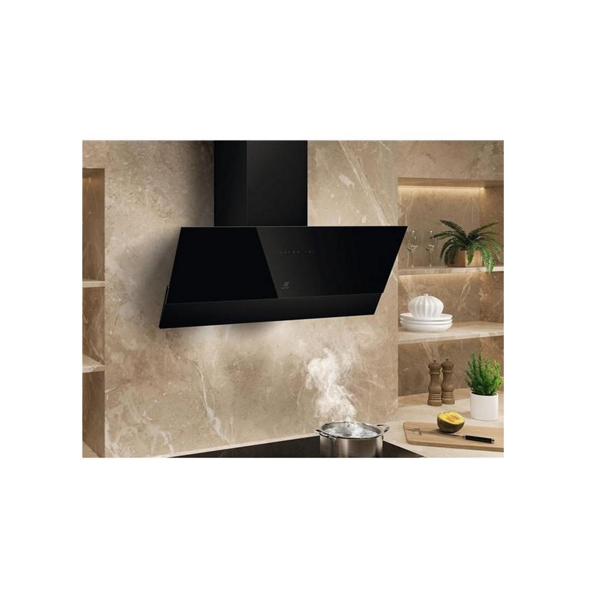 Voir la diapositive 4 : ELECTROLUX Hotte décorative inclinée 90cm 615m3/h - lfv449k