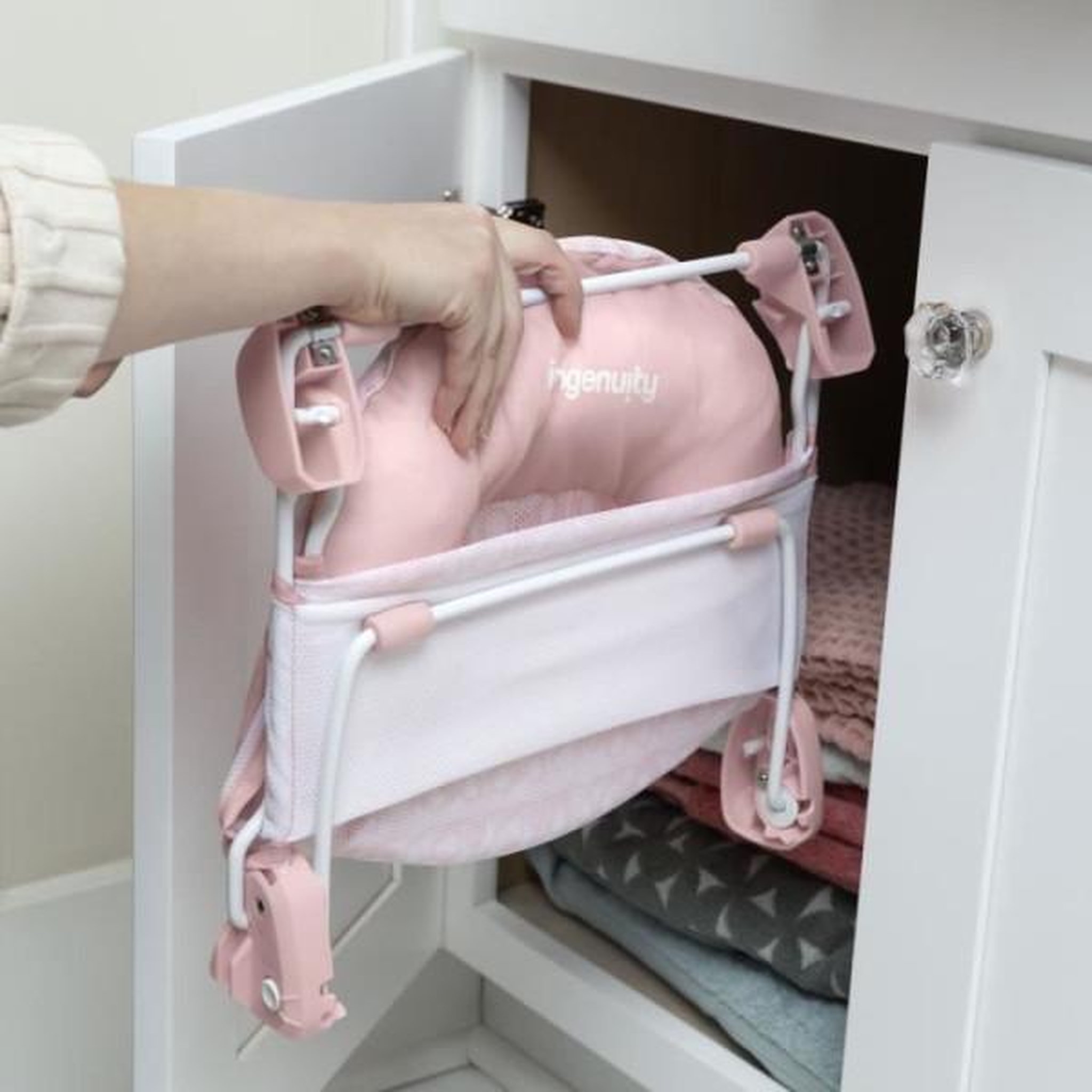 Voir la diapositive 4 : MARKET24 Transat - Anneau INGENUITY  de bain pour bébé fille pliable rose