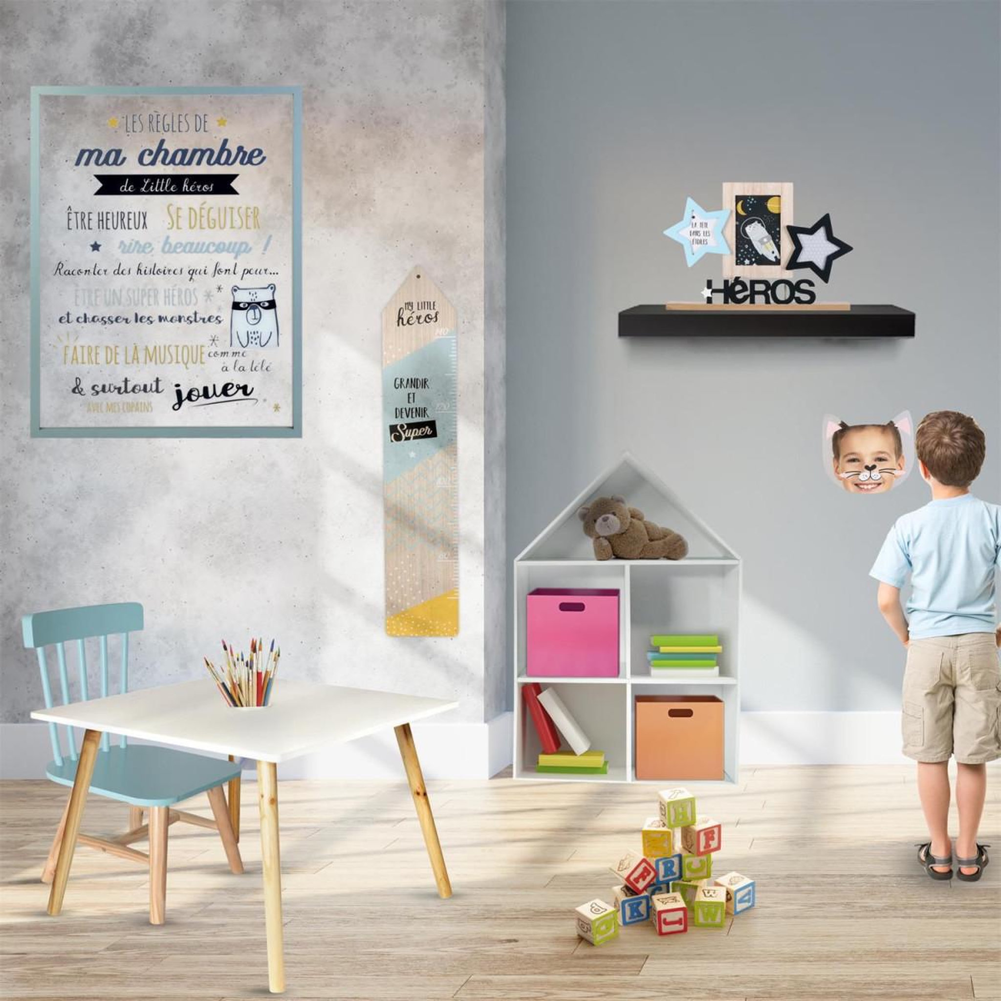 Voir la diapositive 3 : HOME DECO KIDS Pêle-mêle 3 photos  héros garçon  36cm bleu