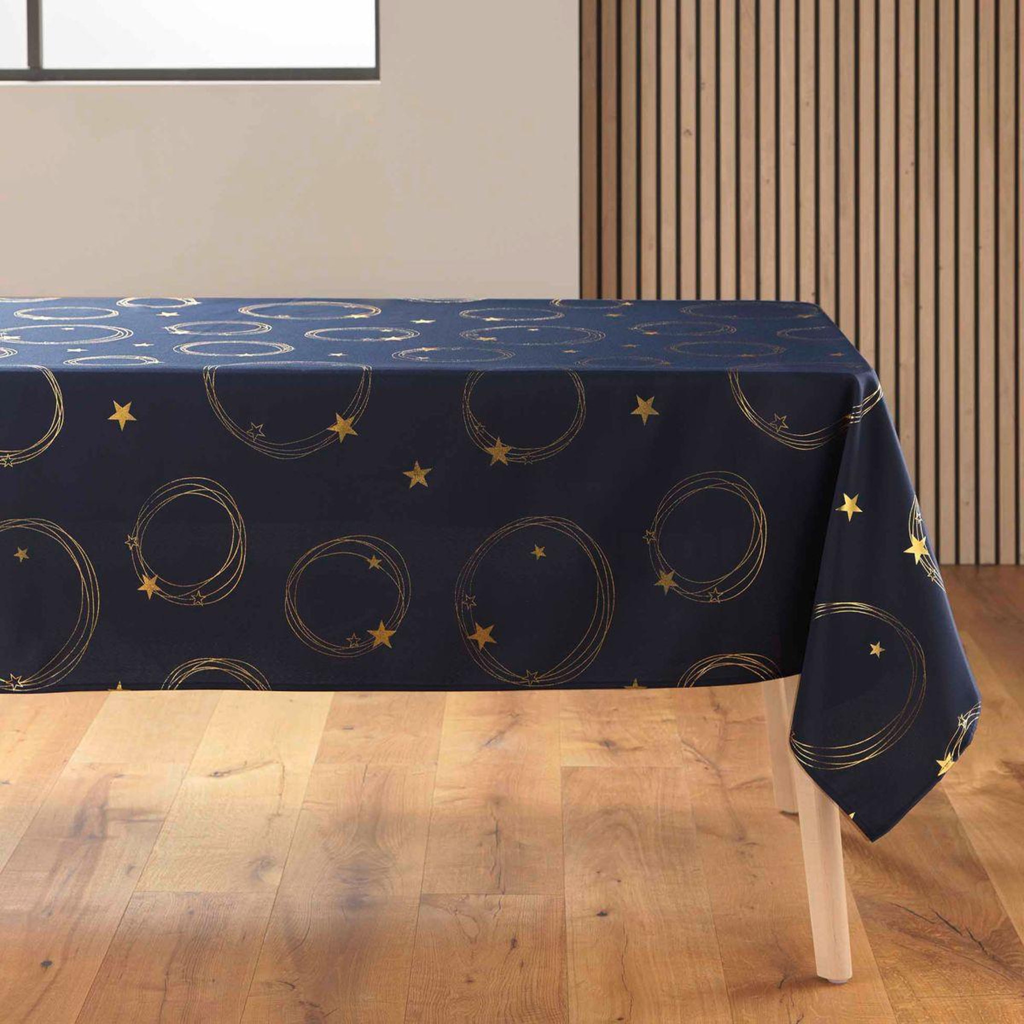 Douceur d'Intérieur Nappe antitache imprimé  star  150x300cm bleu marine & or