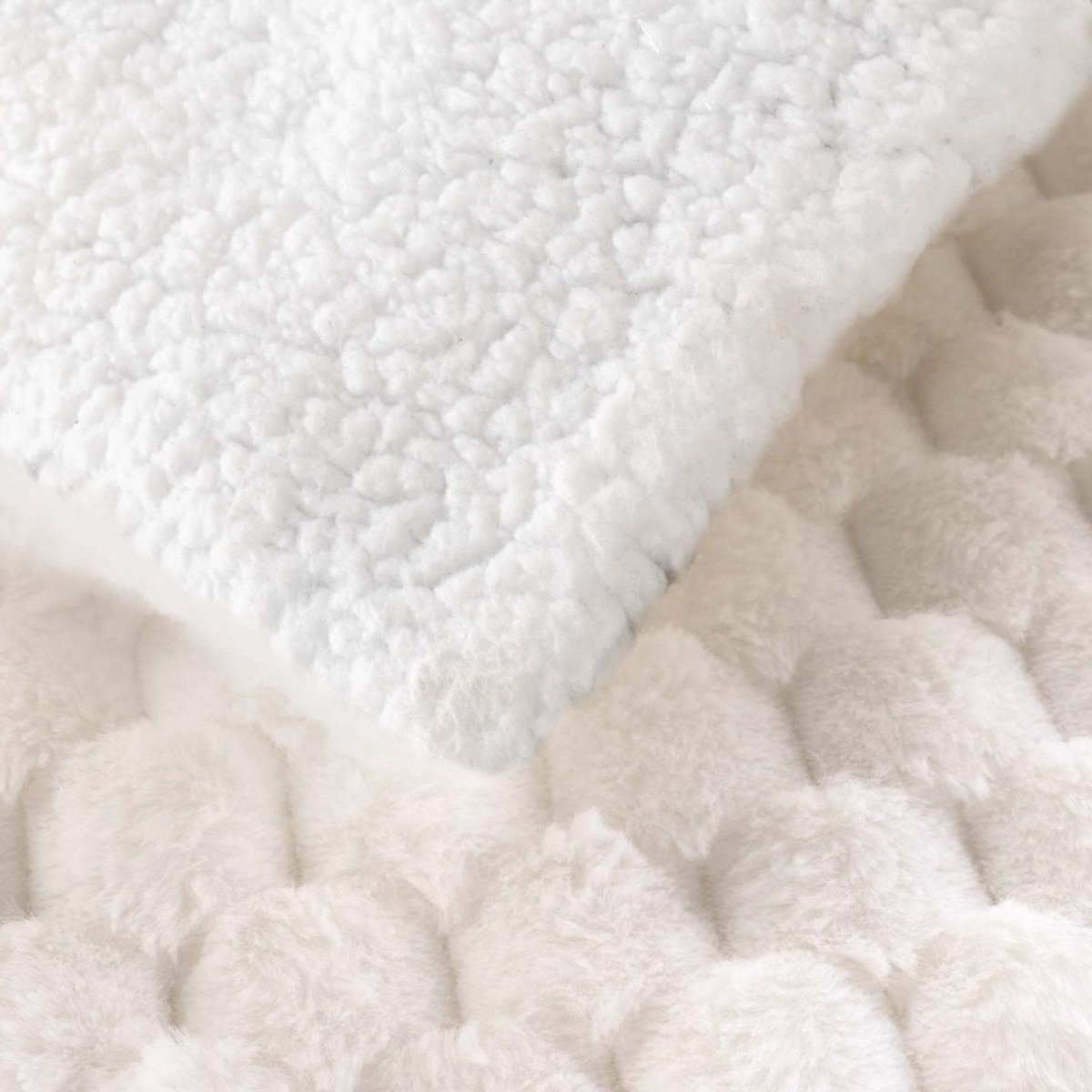 Paris Prix Plaid XL Imitation Fourrure Sherpa  Frosty  220x240cm Naturel