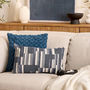 Voir la diapositive 5 : ATMOSPHERA Coussin Déco en Jacquard Chenillé  Calix  30x50cm Bleu Encre