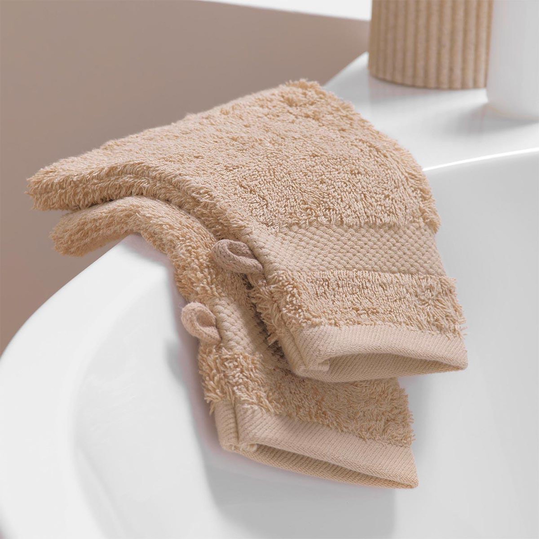 Voir la diapositive 3 : Douceur d'Intérieur Lot de 2 gants de toilette  elegance  15x21cm noisette