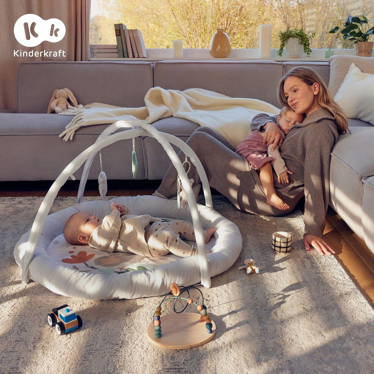 KINDERKRAFT Tapis d'éveil doux avec jouets d'activation et arceaux