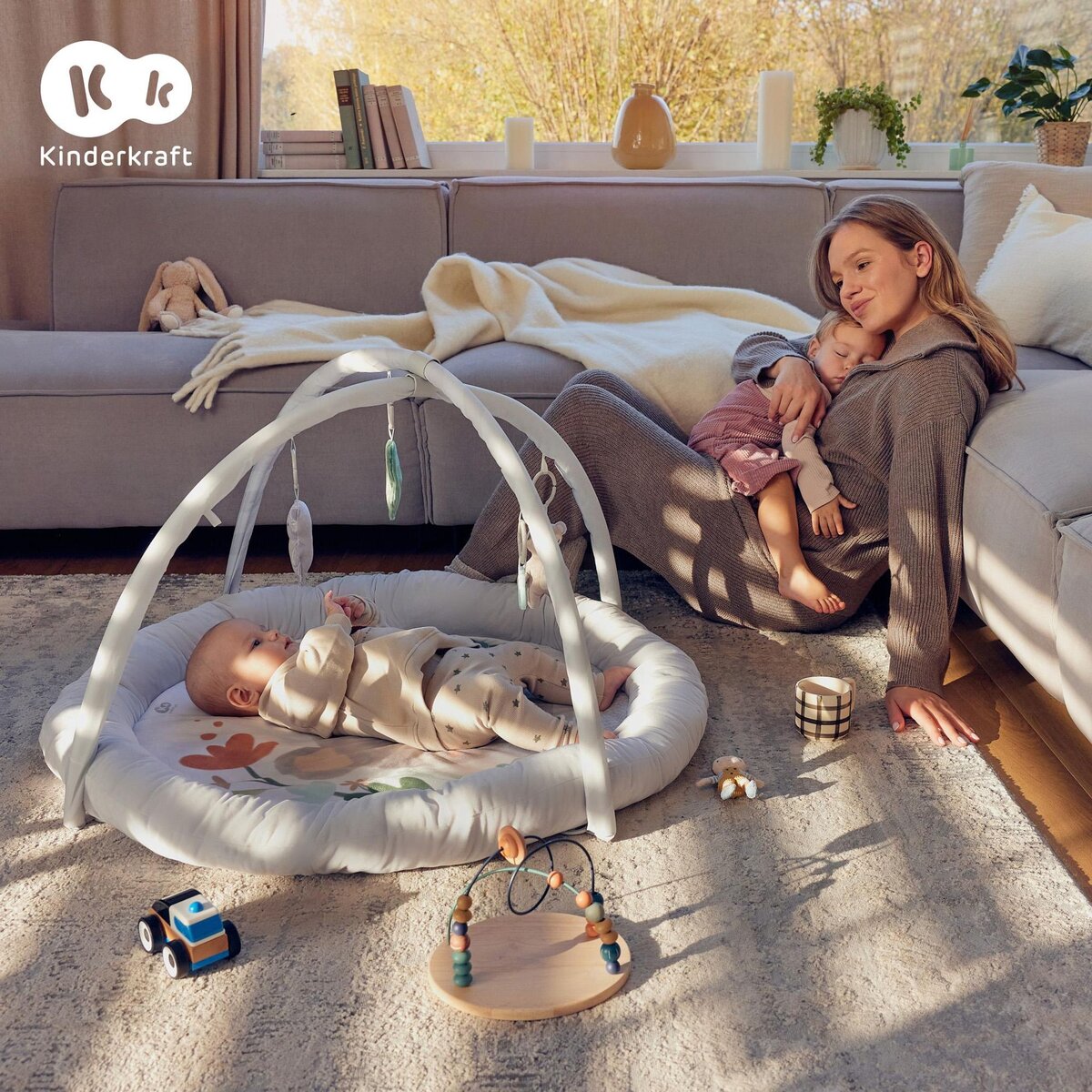 KINDERKRAFT Tapis d'éveil doux avec jouets d'activation et arceaux