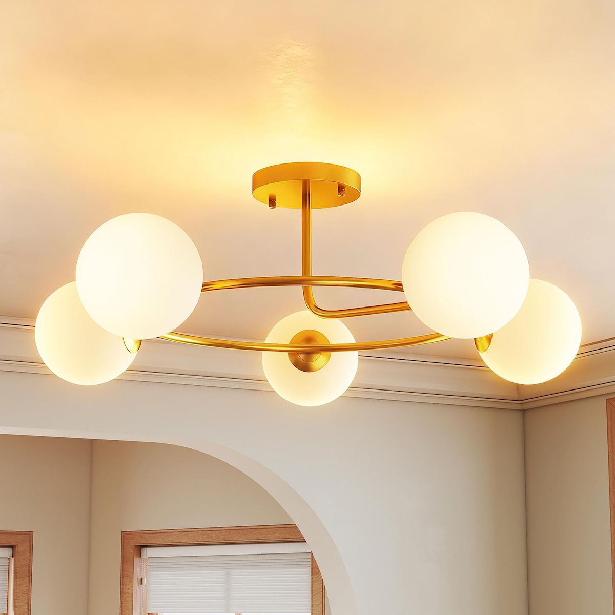 HOMCOM Plafonnier design néo-rétro 5 globes verre blanc opaque max. 20W métal doré