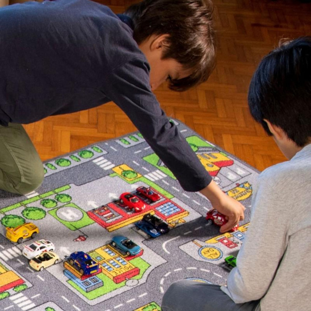 PLAY4FUN Tapis de jeu - Circuit de voiture en ville - 100 x 67 cm
