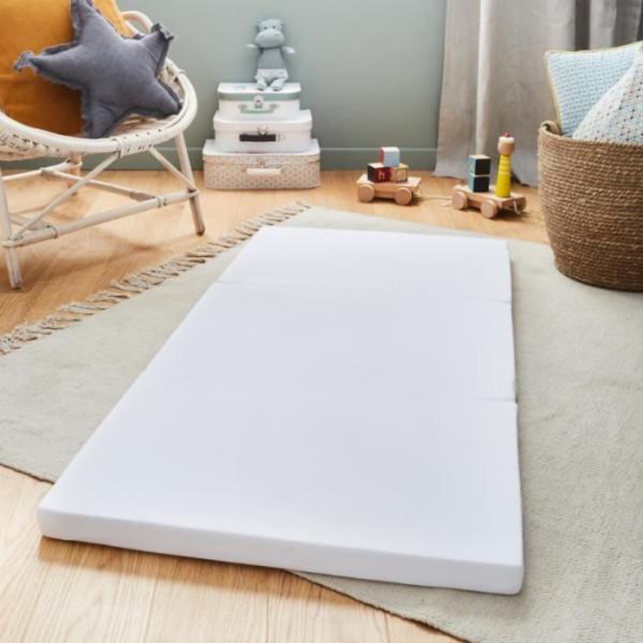 Voir la diapositive 4 : P'TIT LIT Matelas de Voyage Bébé - Pliant - 60x120x4 cm - Pliable : Idéal pour couchage d'appoint - Déhoussable