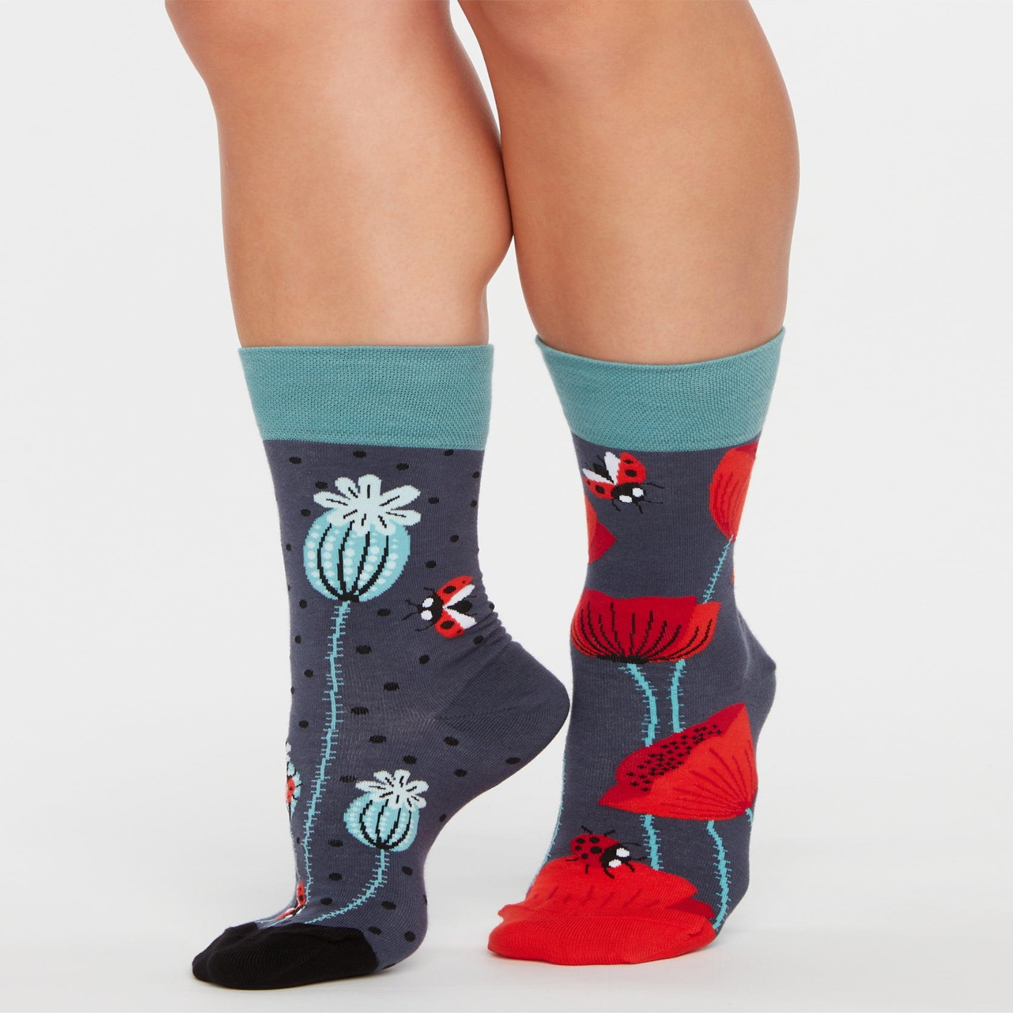 Voir la diapositive 2 : DEDOLES Chaussettes coccinelles et fleurs de pavot
