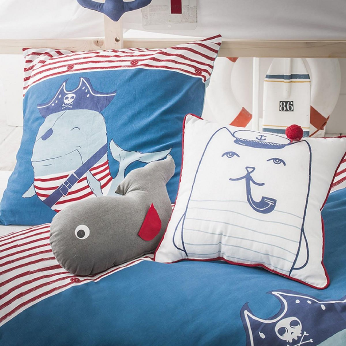 FUTURE HOME Coussin enfant imprimé chat marin en coton 40x40cm CAPTAIN