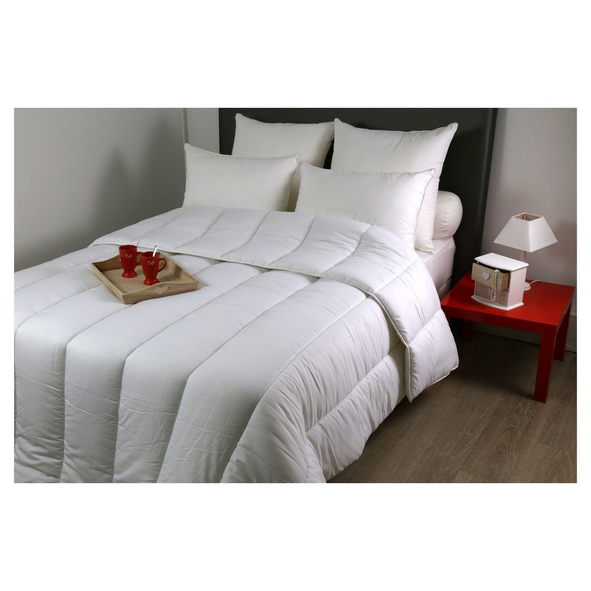 Voir la diapositive 2 : DODO Couette tempérée unie en polyester 300 g/m² ANTI ACARIENS 