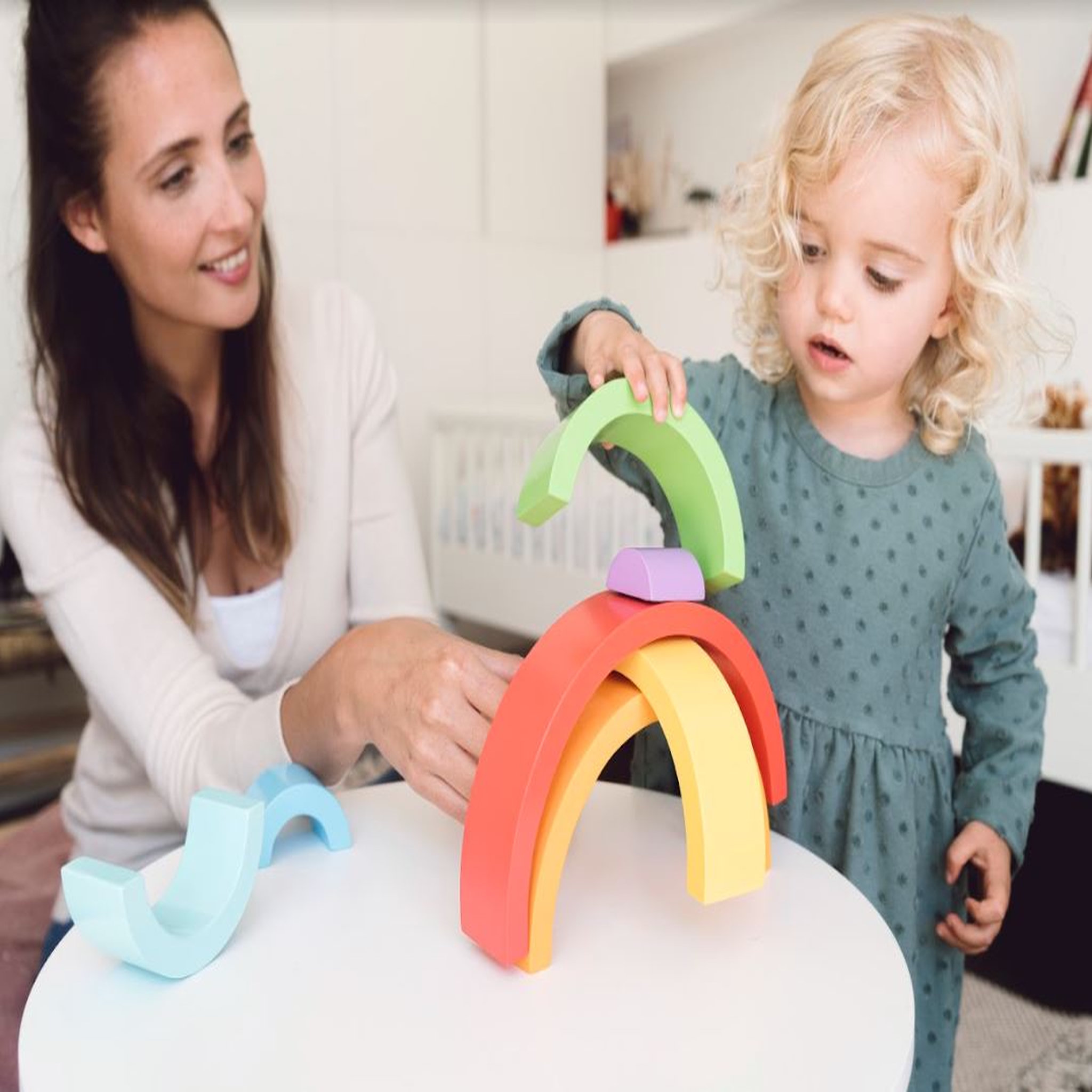 Voir la diapositive 3 : One Two Fun Mon arc-en-ciel en bois Montessori