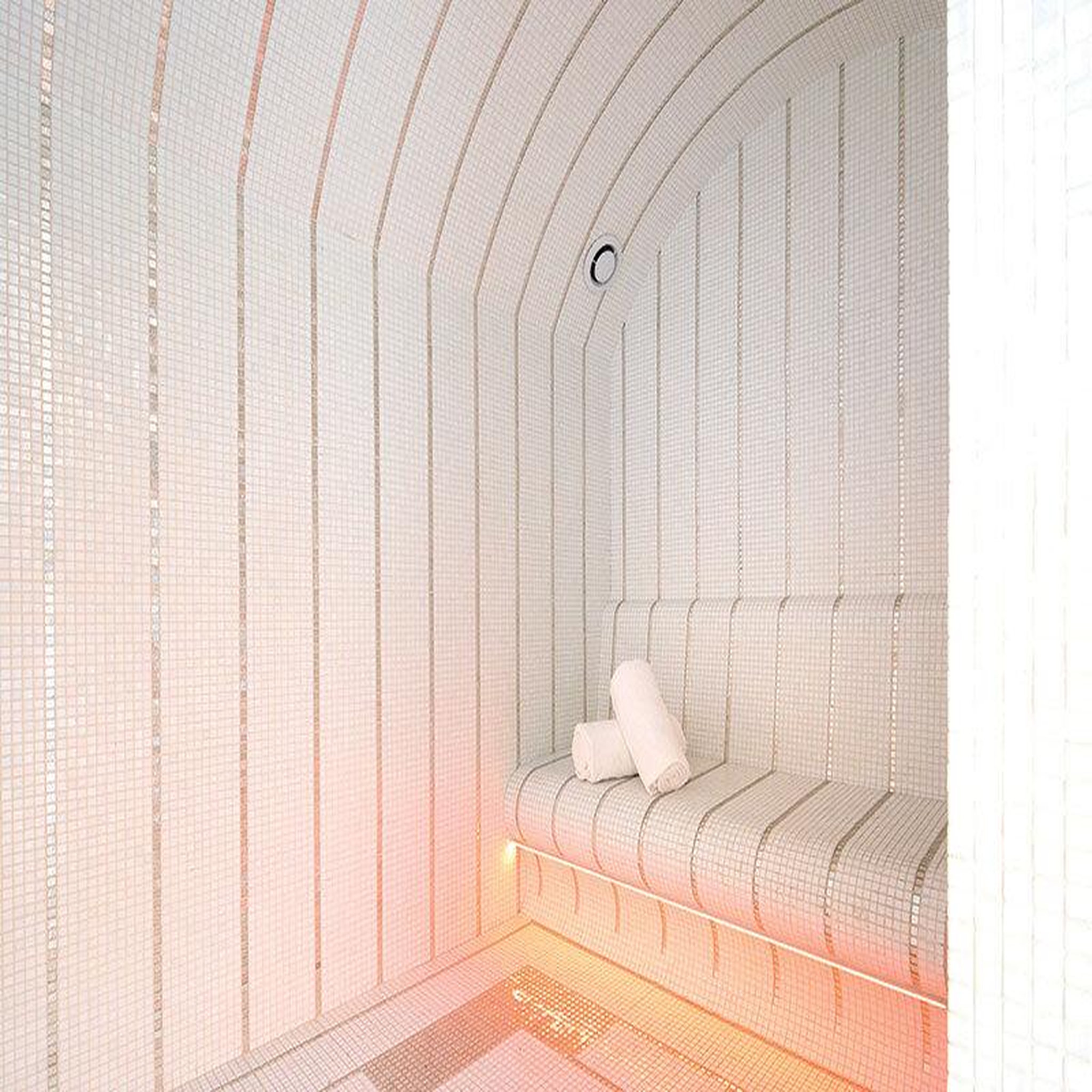 Voir la diapositive 6 : Smartbox Escapade en hôtel 4* à paris avec accès privatif au spa et coupe de champagne - coffret cadeau séjour