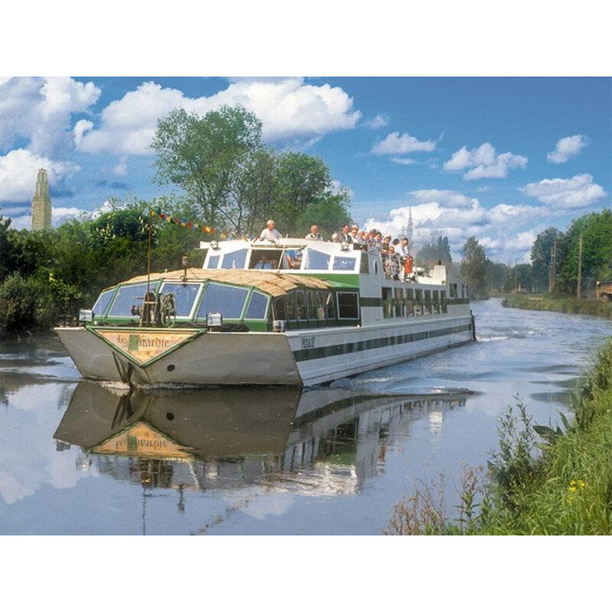 Smartbox Croisière fluviale : 2h30 de traversée avec déjeuner gastronomique sur la Somme - Coffret Cadeau Gastronomie