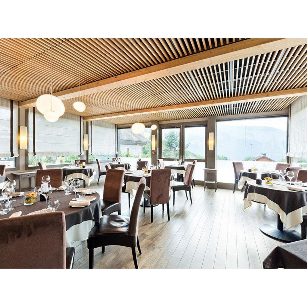 Smartbox Escapade gourmet romantique : 2 jours avec dîner et mignardises dans les Alpes en hôtel 4* - Coffret Cadeau Séjour