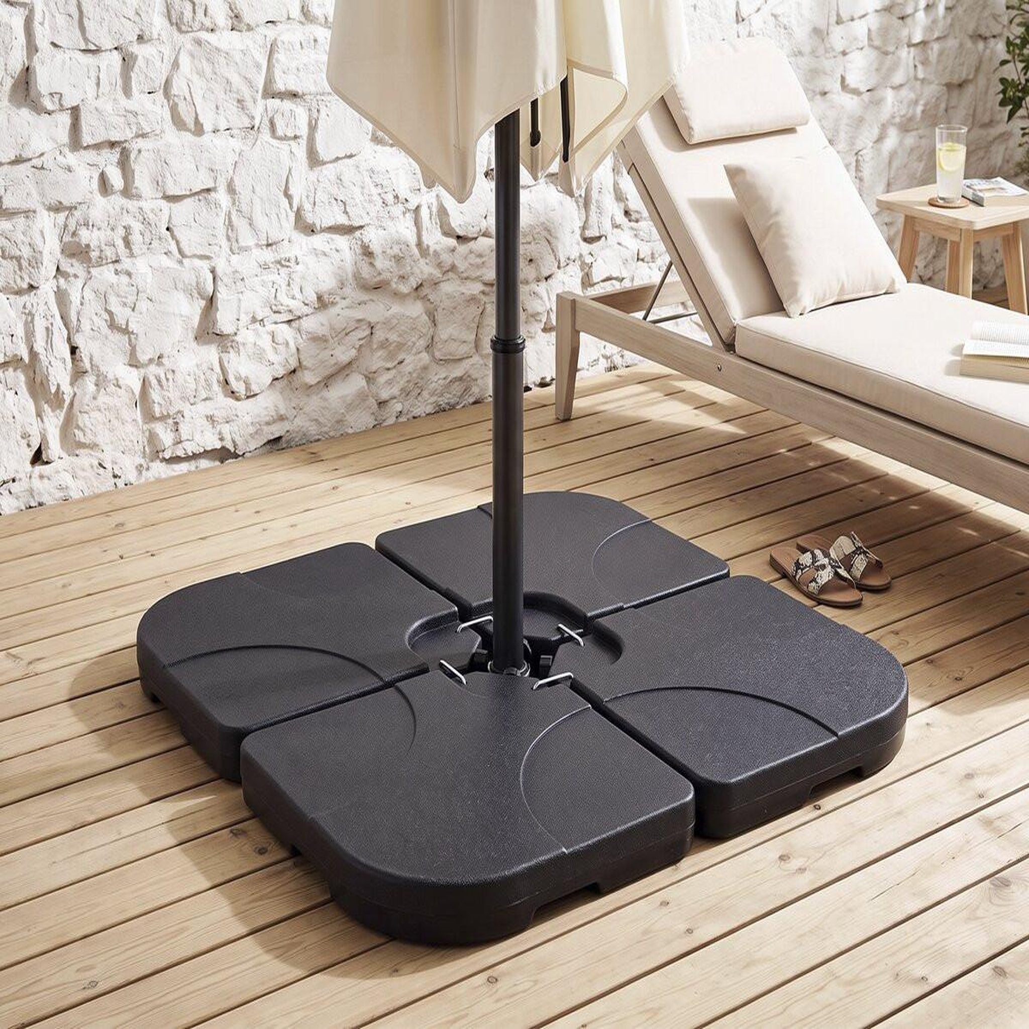 Voir la diapositive 2 : Habitat et Jardin Pied de parasol 4 dalles à lester jusqu'à 3 x 3 - 52L - Noir