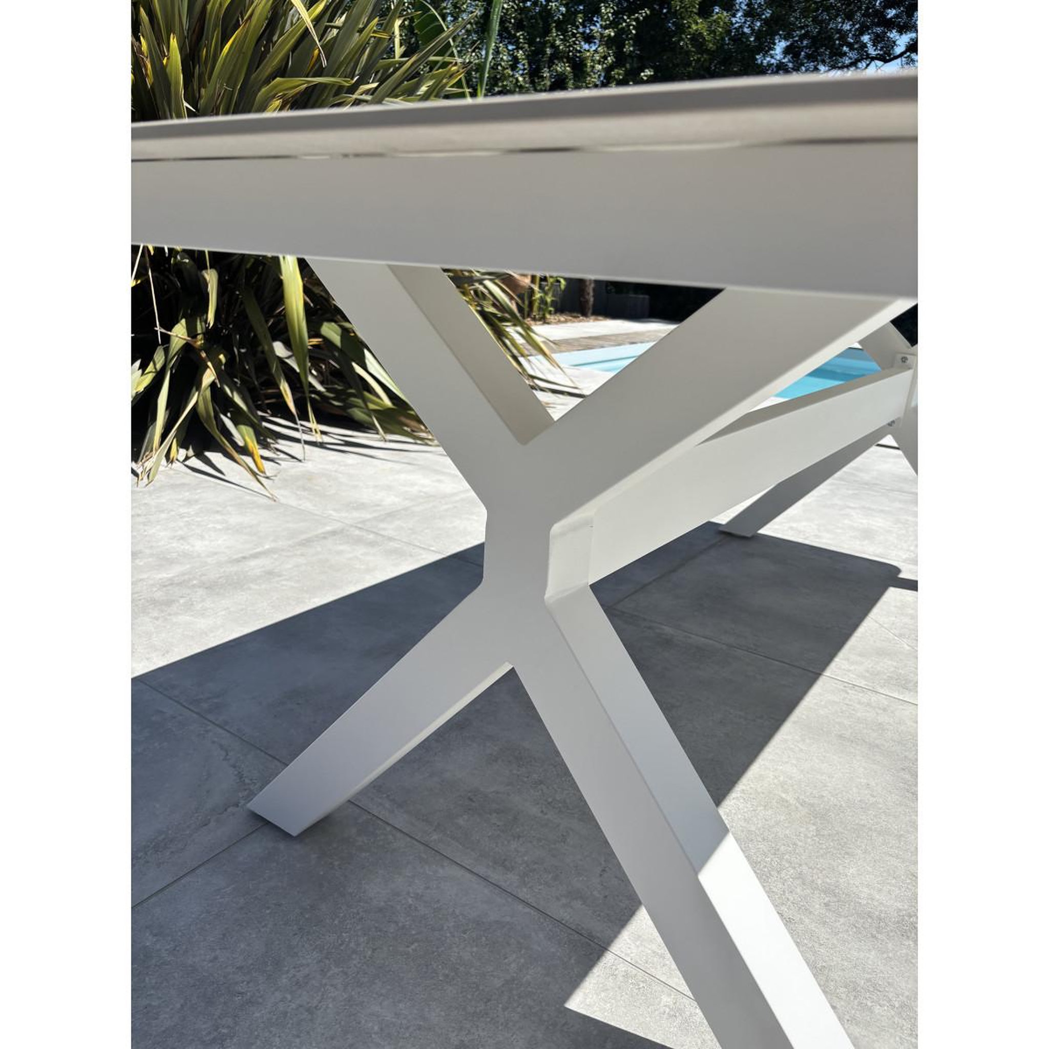 Voir la diapositive 5 : Paris Prix Table de jardin en pierre  abella  220cm blanc