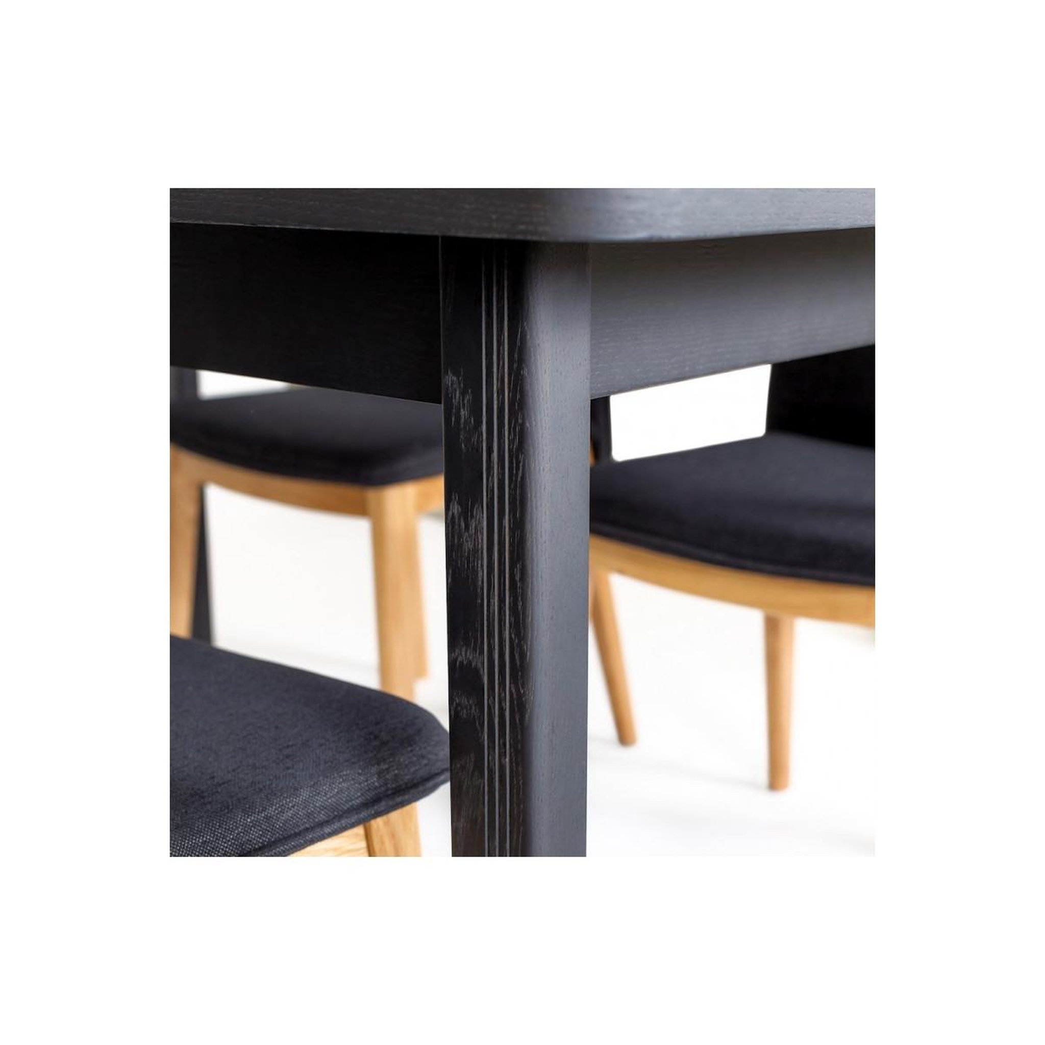 Voir la diapositive 3 : Paris Prix Table à manger design  skagen  140cm noir
