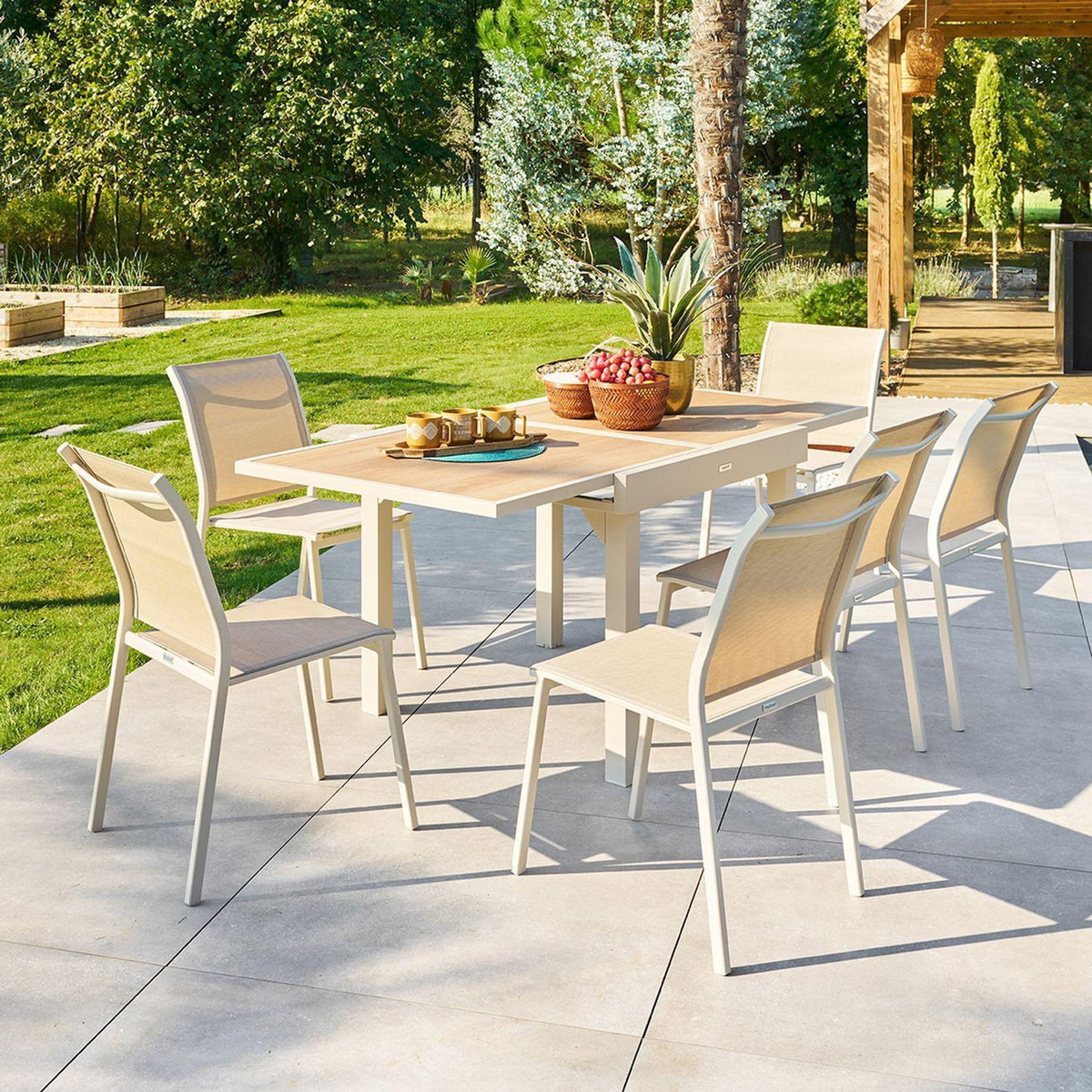 HESPERIDE Table de jardin extensible en aluminium effet bois 8 places PIAZZA