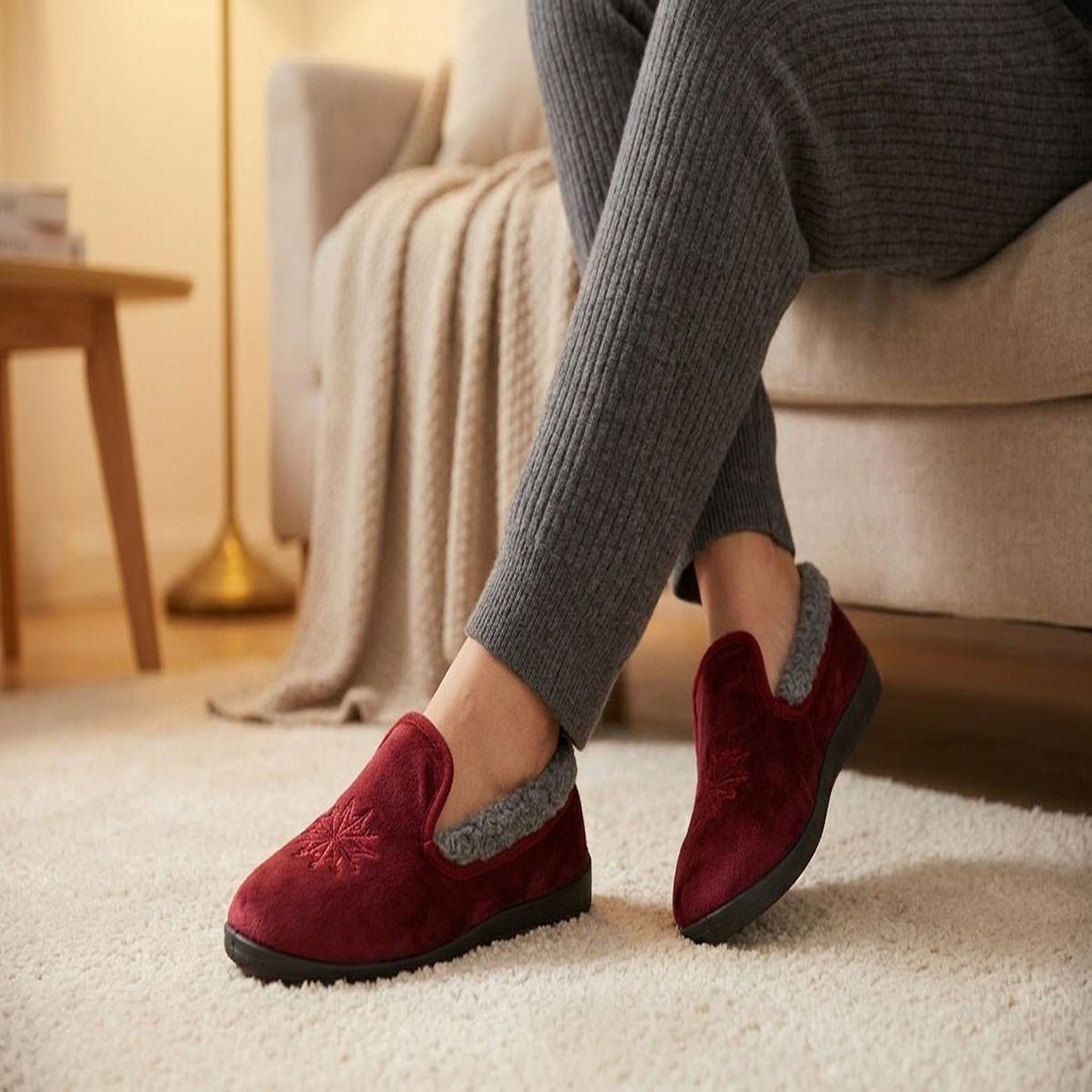 Voir la diapositive 2 : OZABI OZABI Pantoufles Femme Velours Charentaises Chaudes Antidérapantes