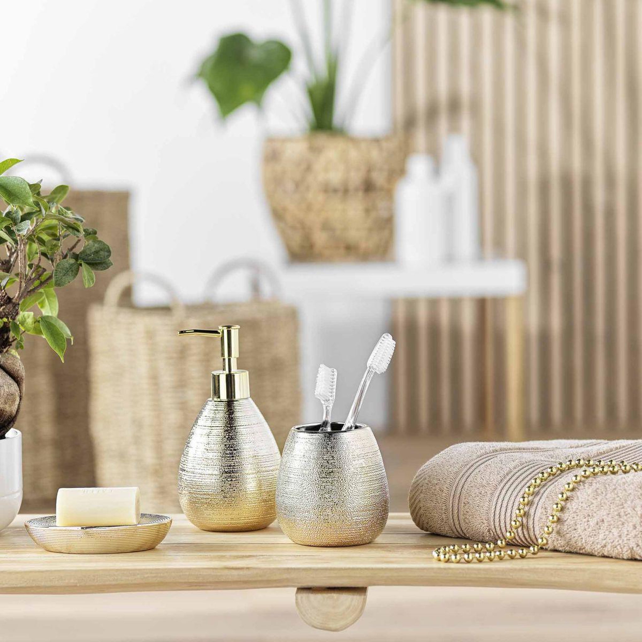 Voir la diapositive 3 : Douceur d'Intérieur Distributeur de savon déco  trésor  17cm or