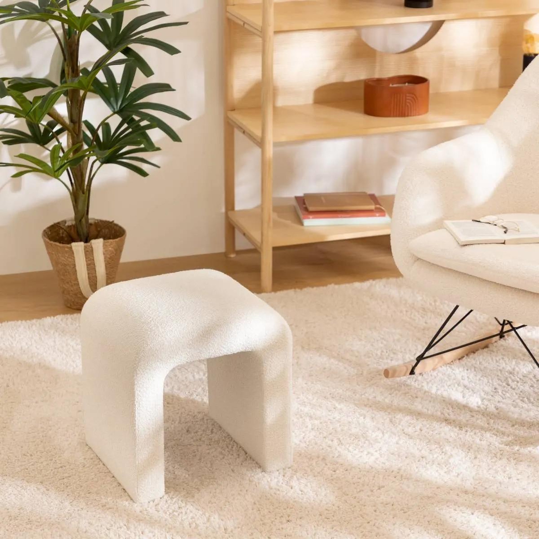 Voir la diapositive 4 : ATMOSPHERA Pouf bouclette design  sevi  43cm blanc