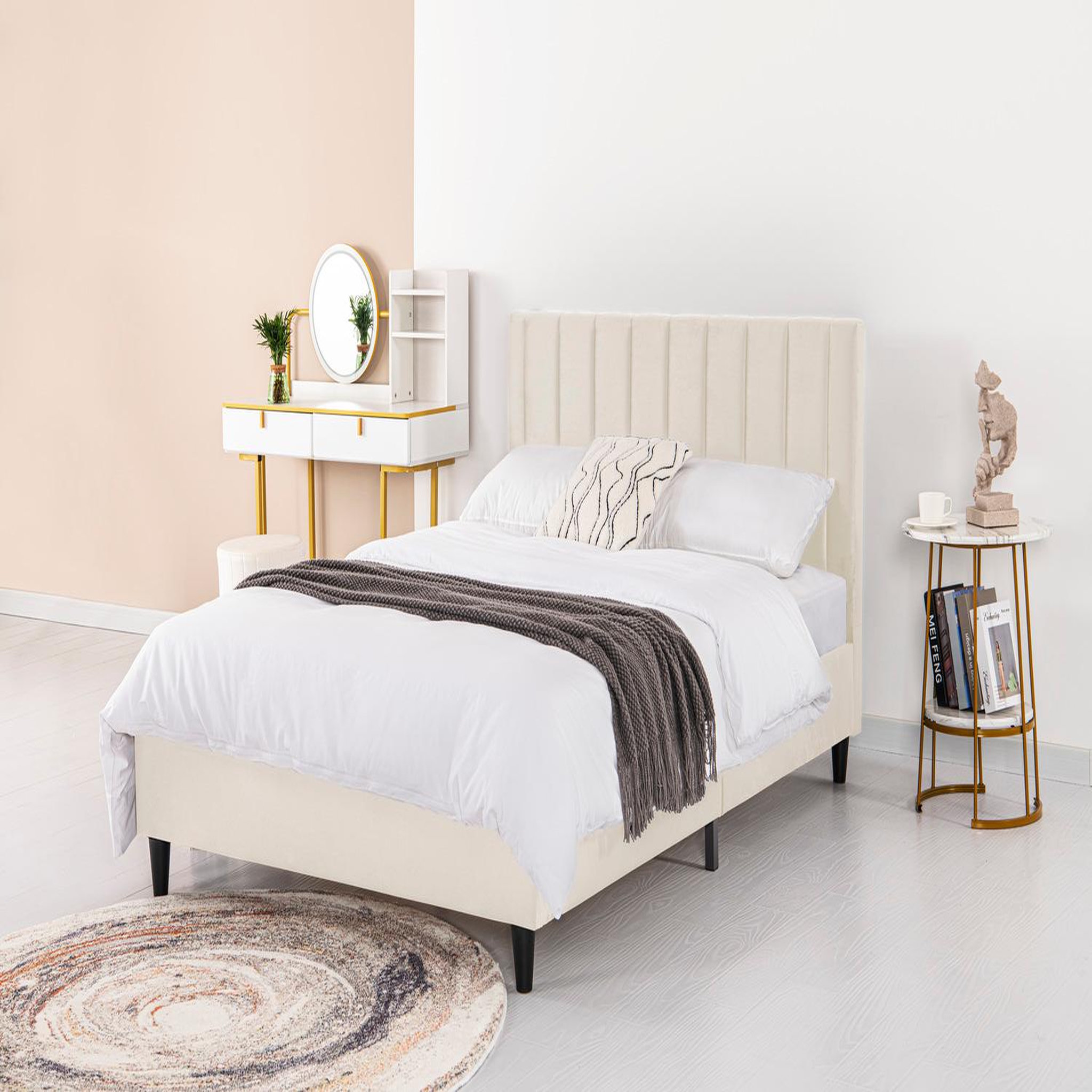 Voir la diapositive 3 : CONCEPT USINE Lit 160x200 cm en velours beige cambridge