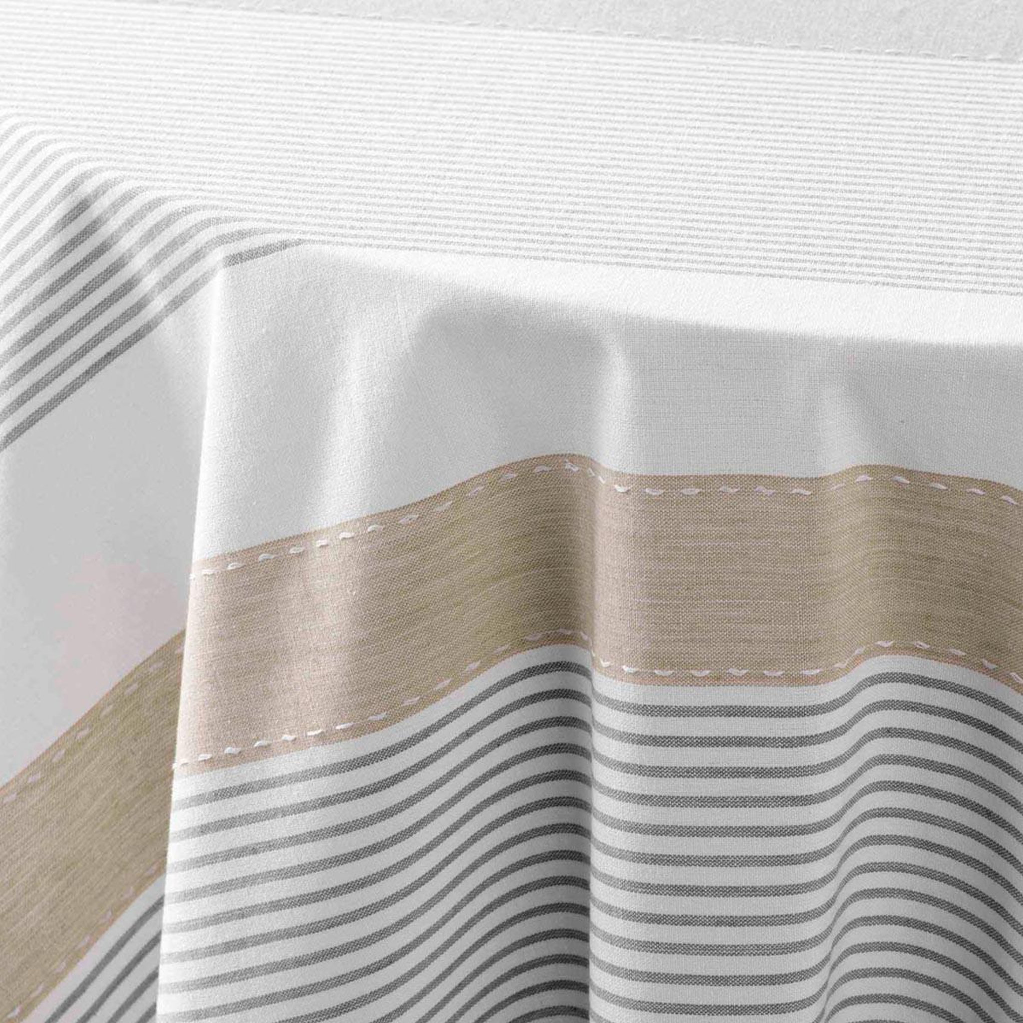 Voir la diapositive 2 : Douceur d'Intérieur Nappe de table ronde  iliade  180cm gris