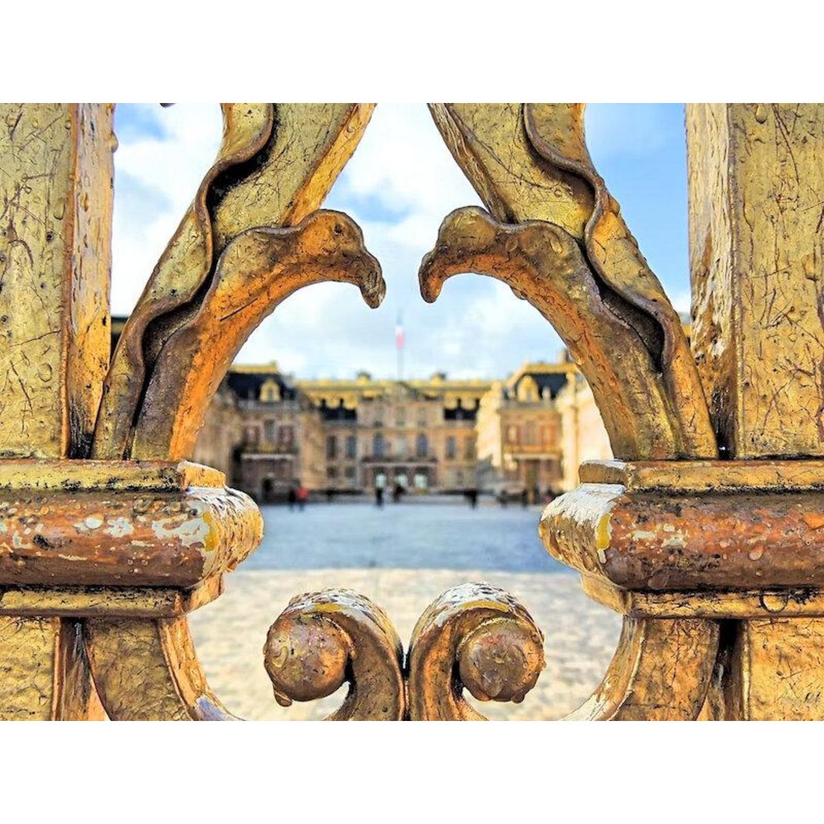 Smartbox Visite guidée du château de Versailles avec billets coupe-file pour 2 adultes et 1 enfant - Coffret Cadeau Sport & Aventure